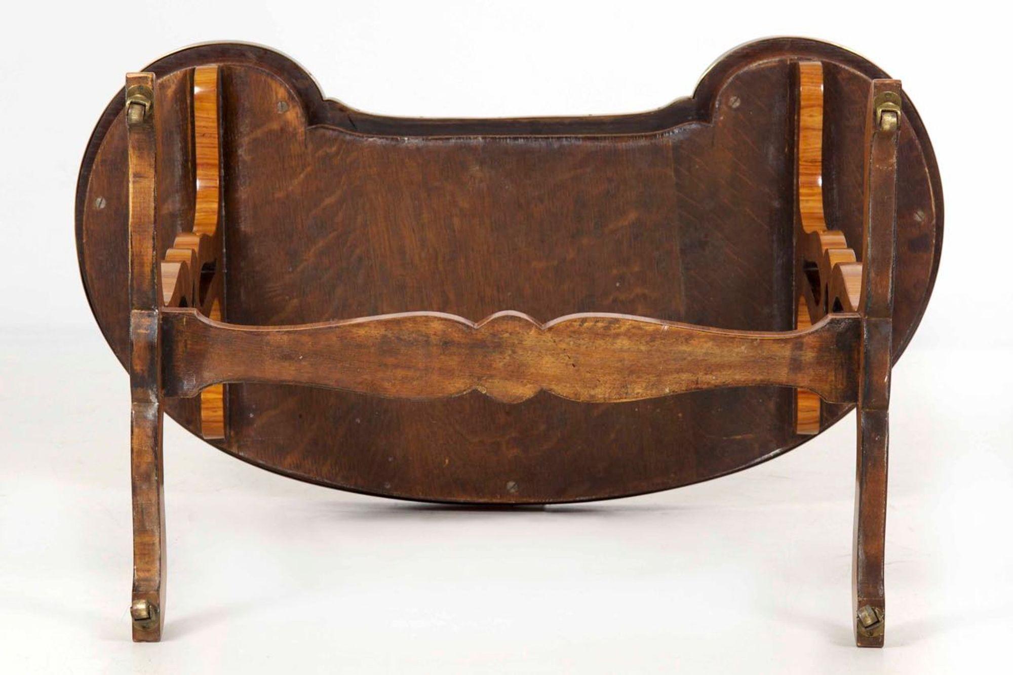 Scrivania con intarsio francese del XIX secolo in vendita 12