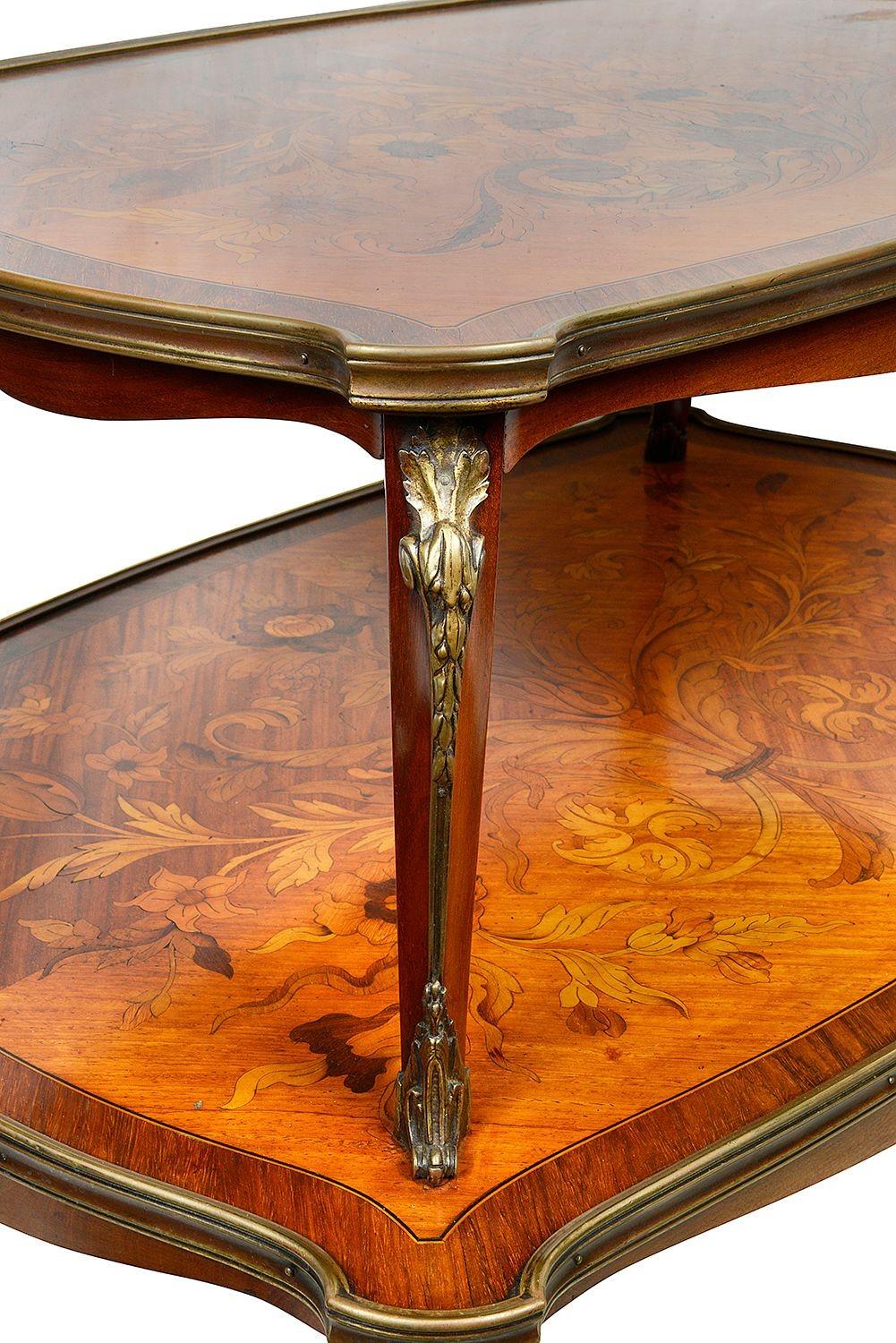 Intarsio Etagere francese a due piani intarsiata, 19° secolo in vendita