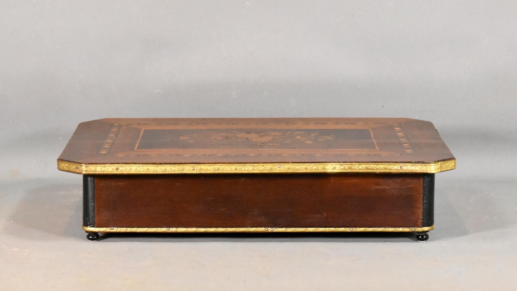 French Marquetry Jewelry Box Napoleon III For Sale 6