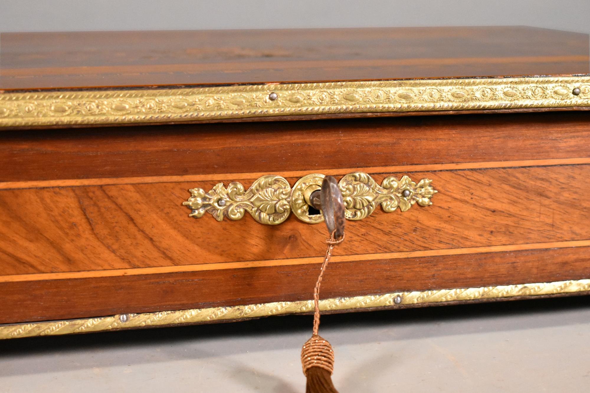 French Marquetry Jewelry Box Napoleon III For Sale 7