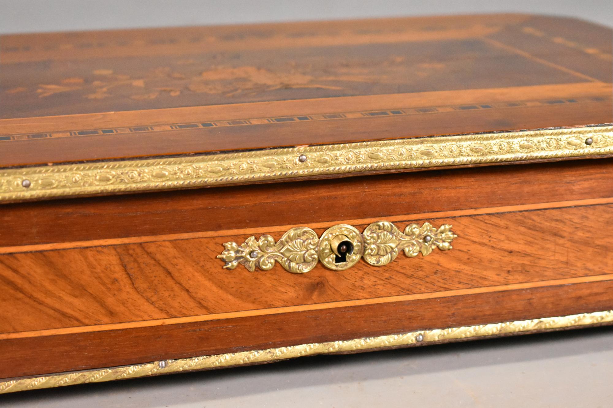 French Marquetry Jewelry Box Napoleon III For Sale 1