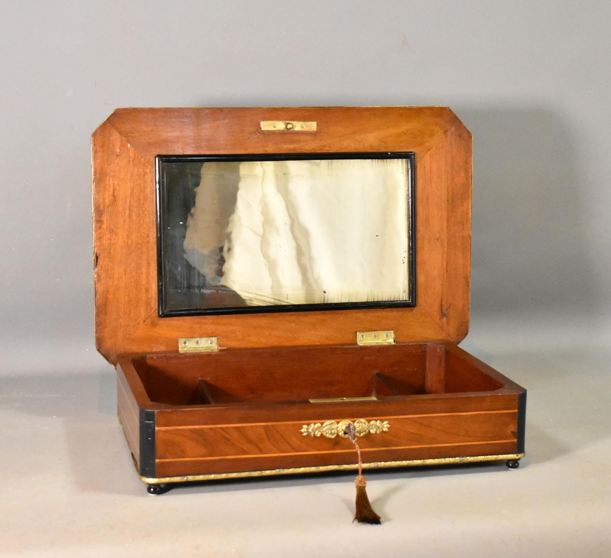French Marquetry Jewelry Box Napoleon III For Sale 2