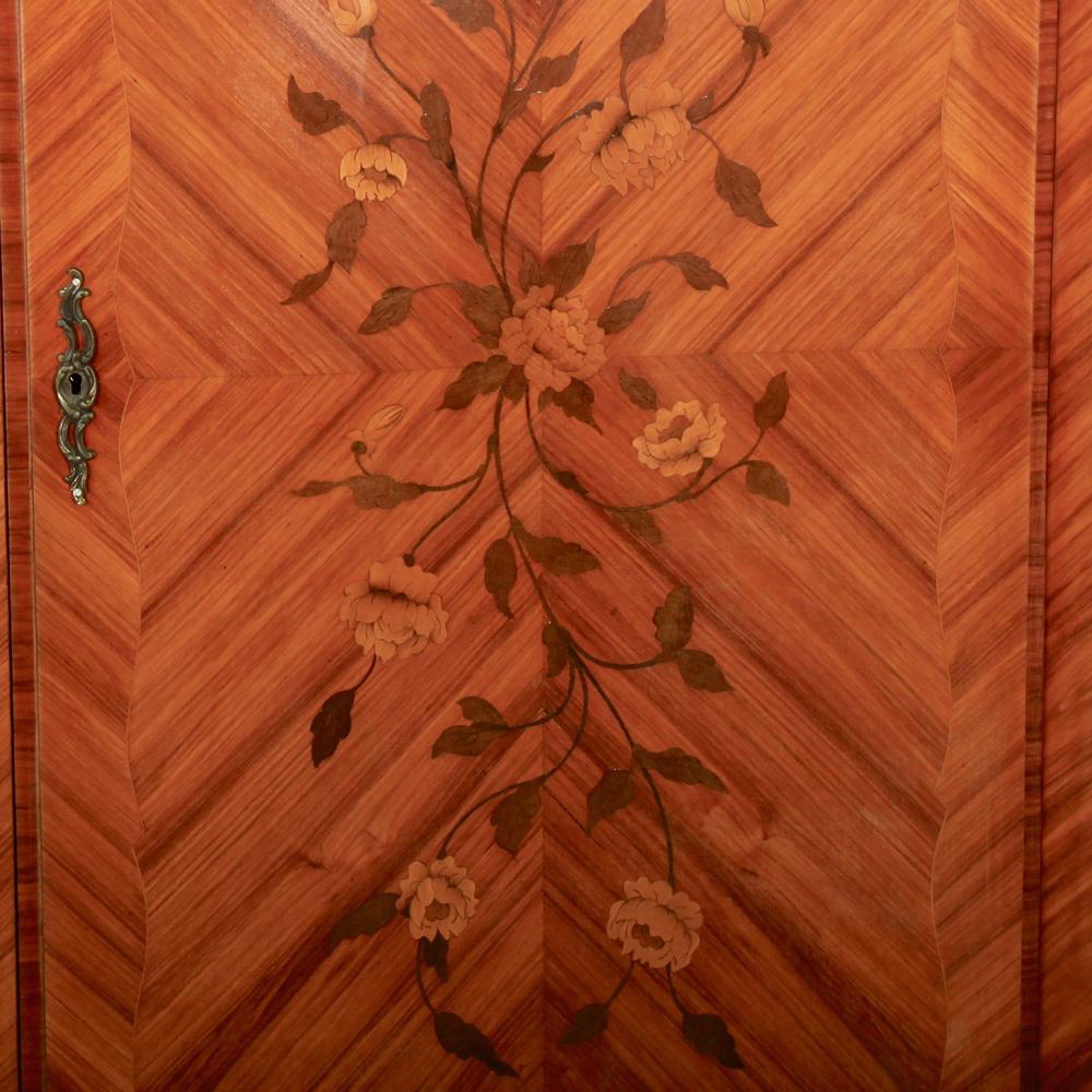 French Marquetry Louis XV Cabinet In Good Condition In Vancouver, British Columbia