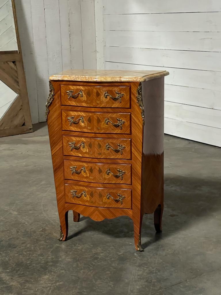 French Marquetry Serpentine Chest Of Drawers For Sale 1