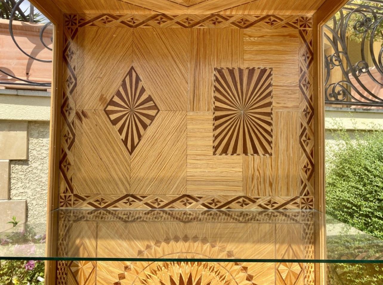 French Marquetry Vitrine, 20th Century For Sale 3