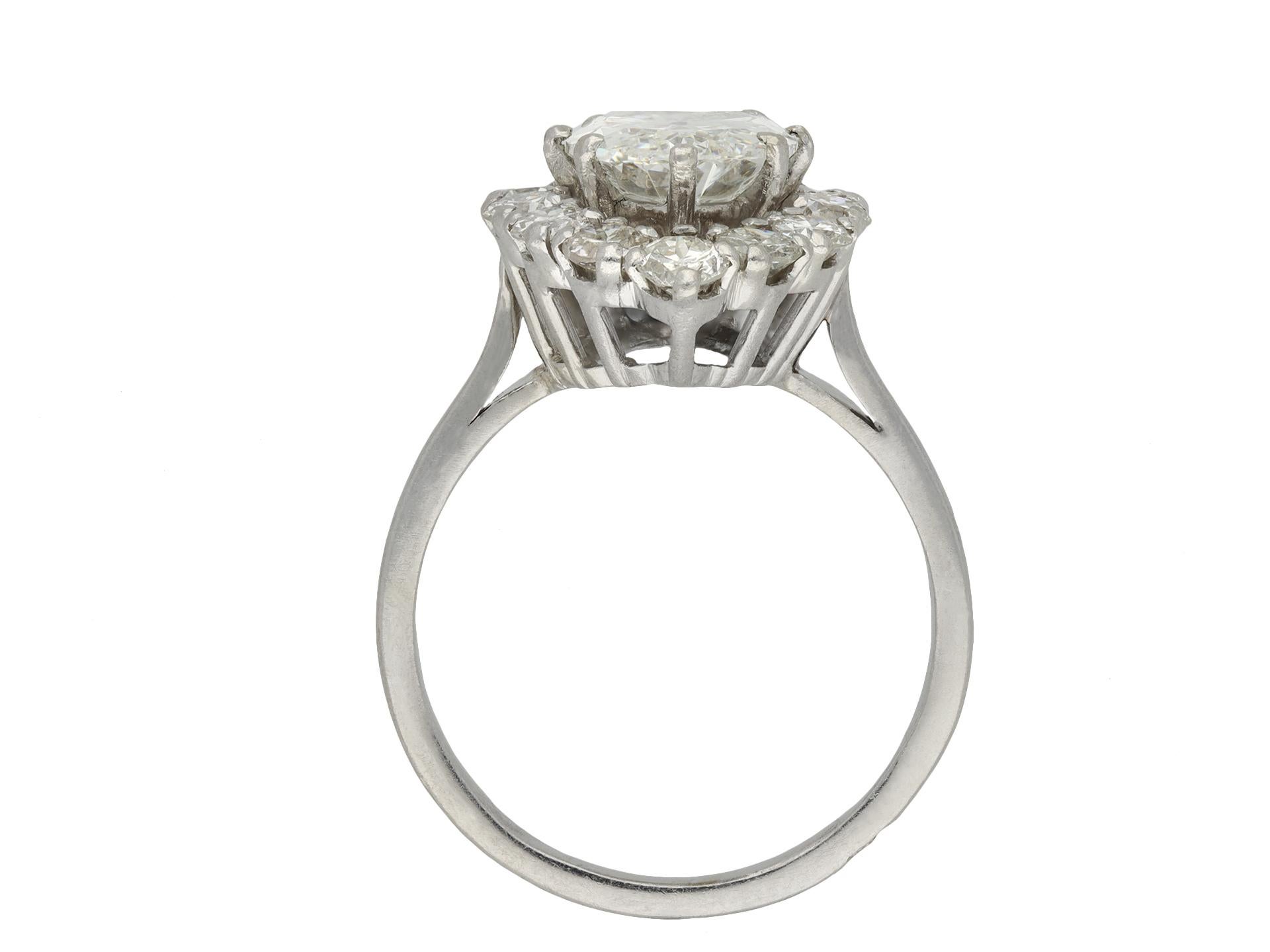 Französischer Marquise-Diamant-Cluster-Ring aus Gold und Platin im Zustand „Gut“ im Angebot in London, GB