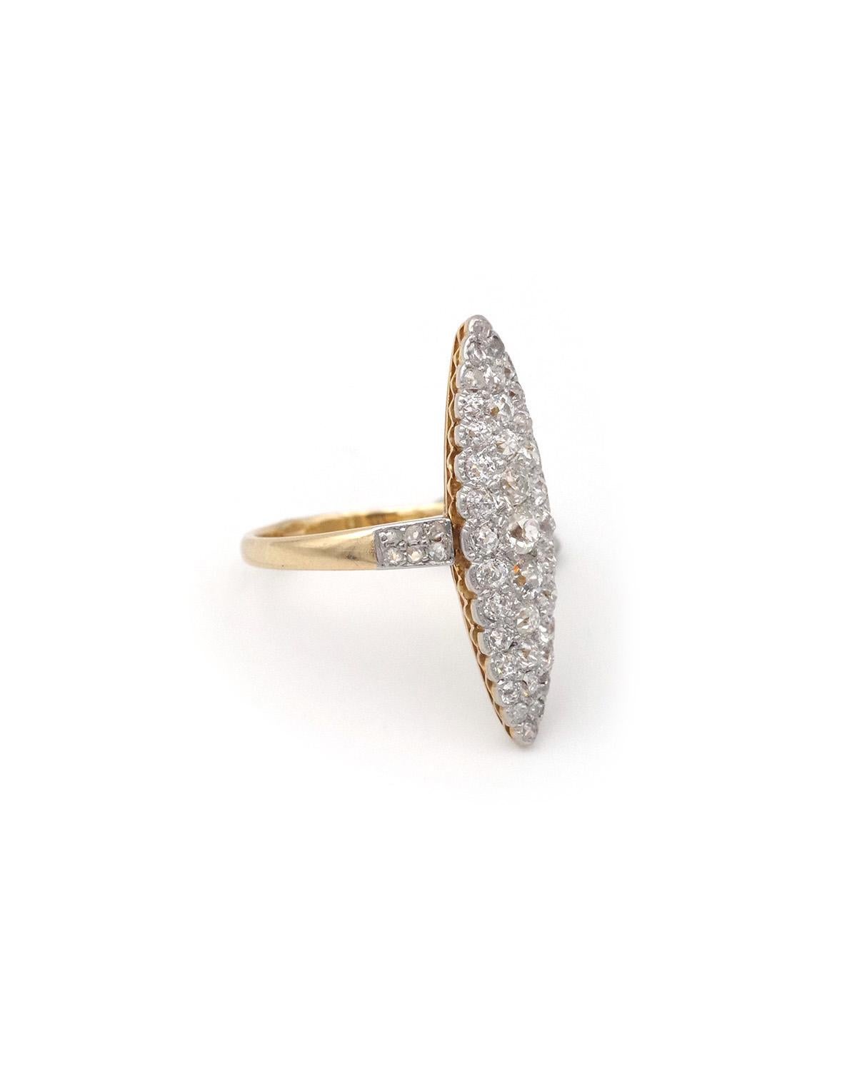 French Marquise navette old mine cut diamond ring in 18k gold and platine For Sale 1