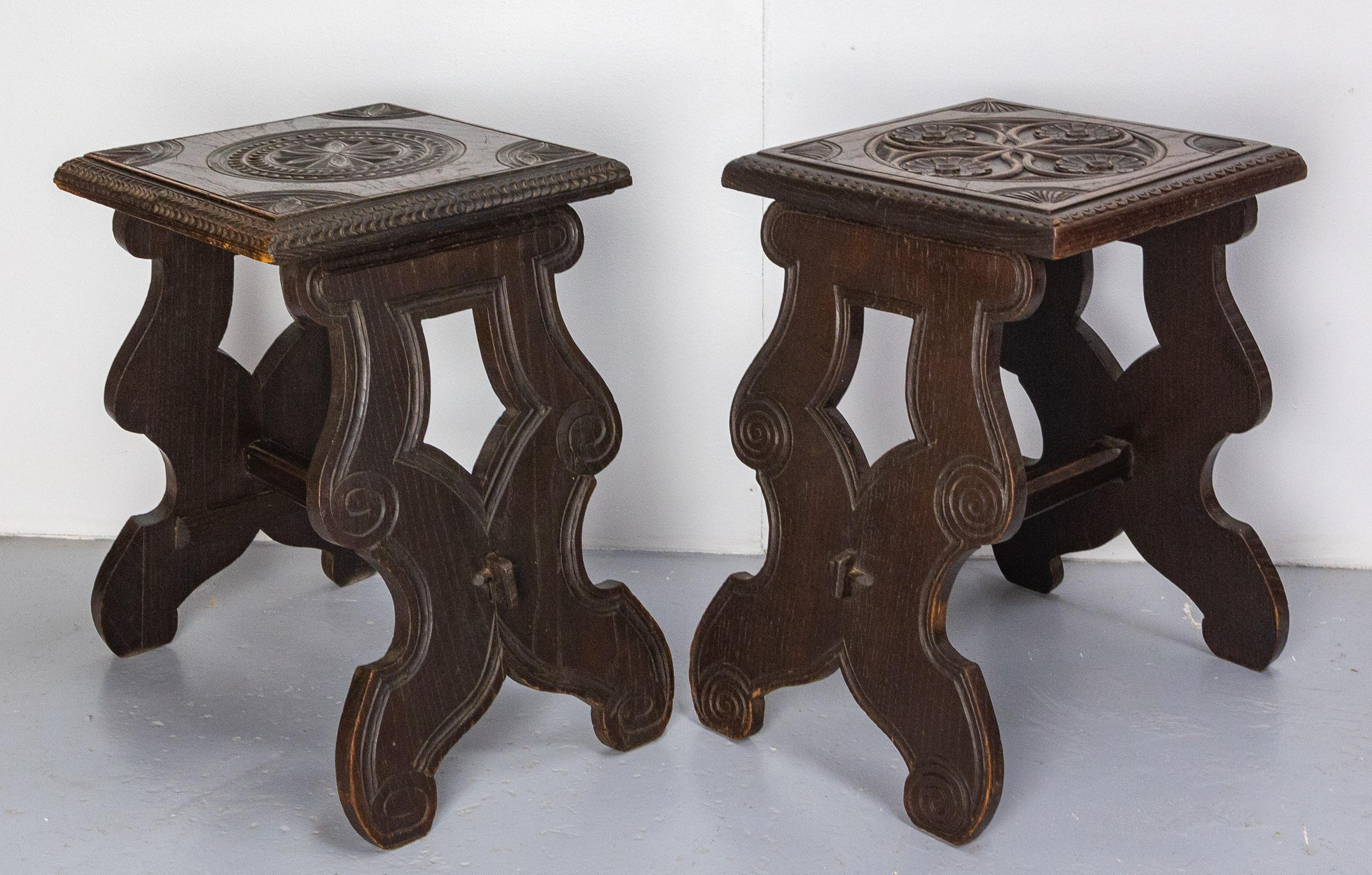 French Provincial French Massive Chestnut Pair of Stools from Britanny, Late 19th Century For Sale