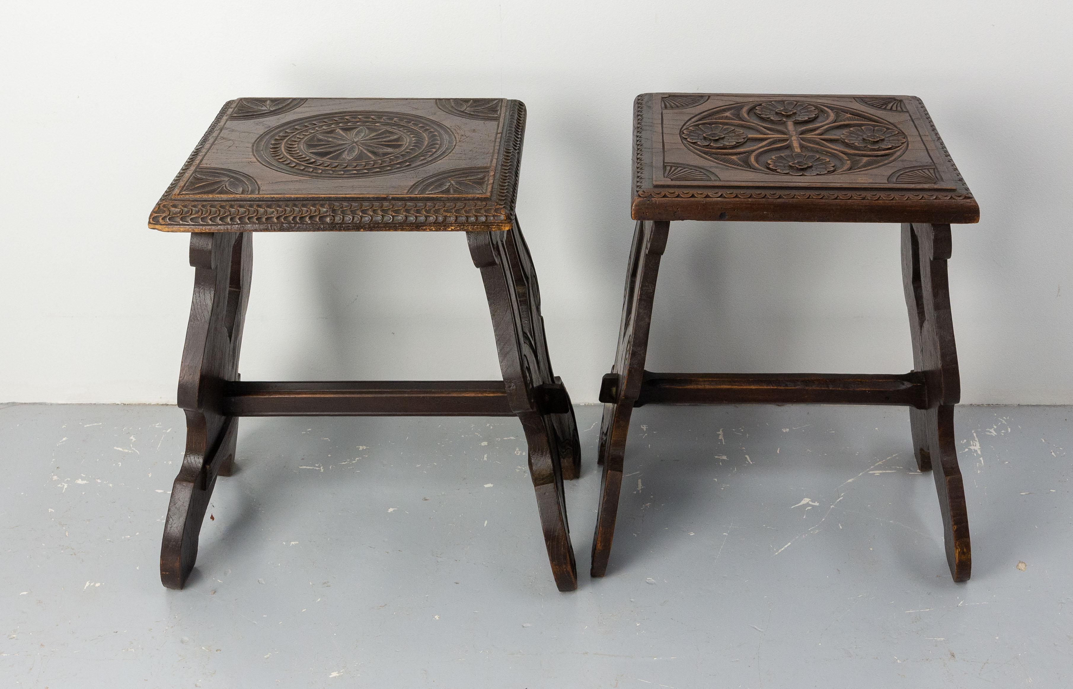 French Massive Chestnut Pair of Stools from Britanny, Late 19th Century For Sale 3