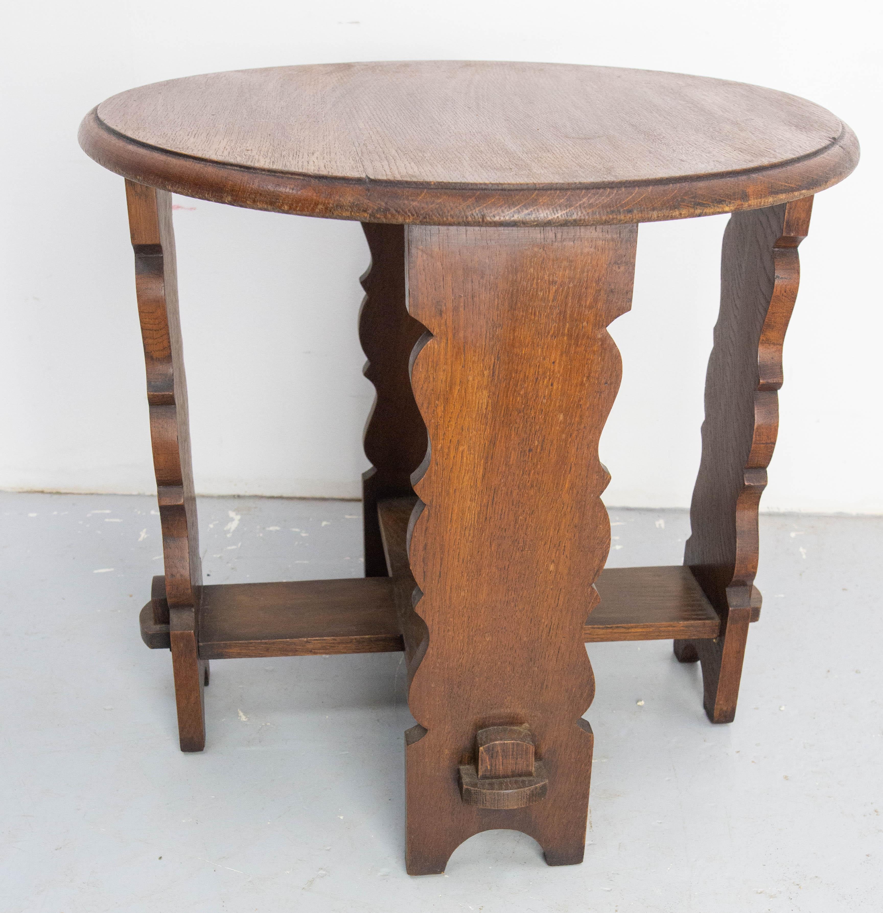 French Massive Oak Table Sellette Side Table or Coffee Table, circa 1940 In Good Condition For Sale In Labrit, Landes