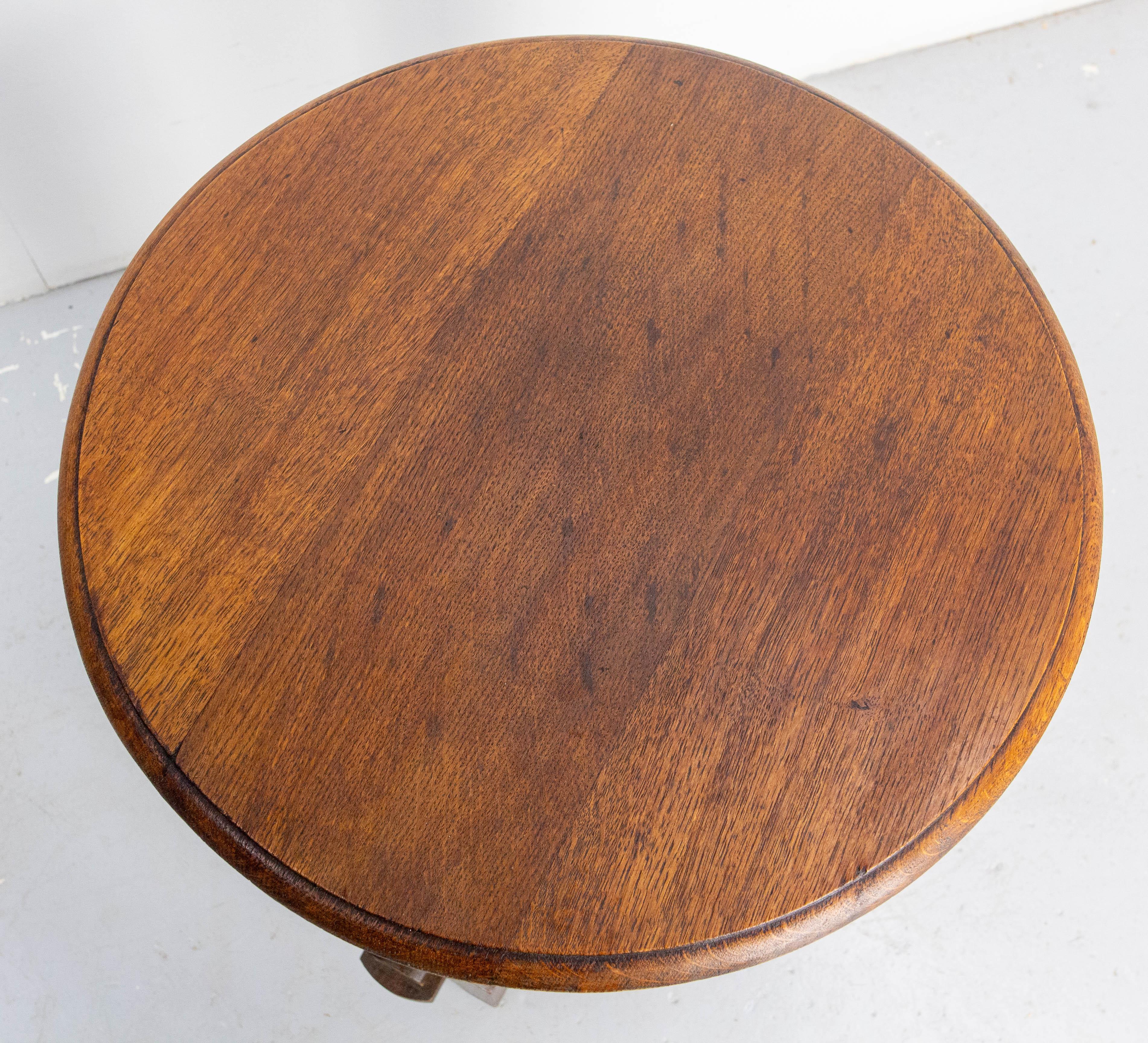 Mid-20th Century French Massive Oak Table Sellette Side Table or Coffee Table, circa 1940 For Sale