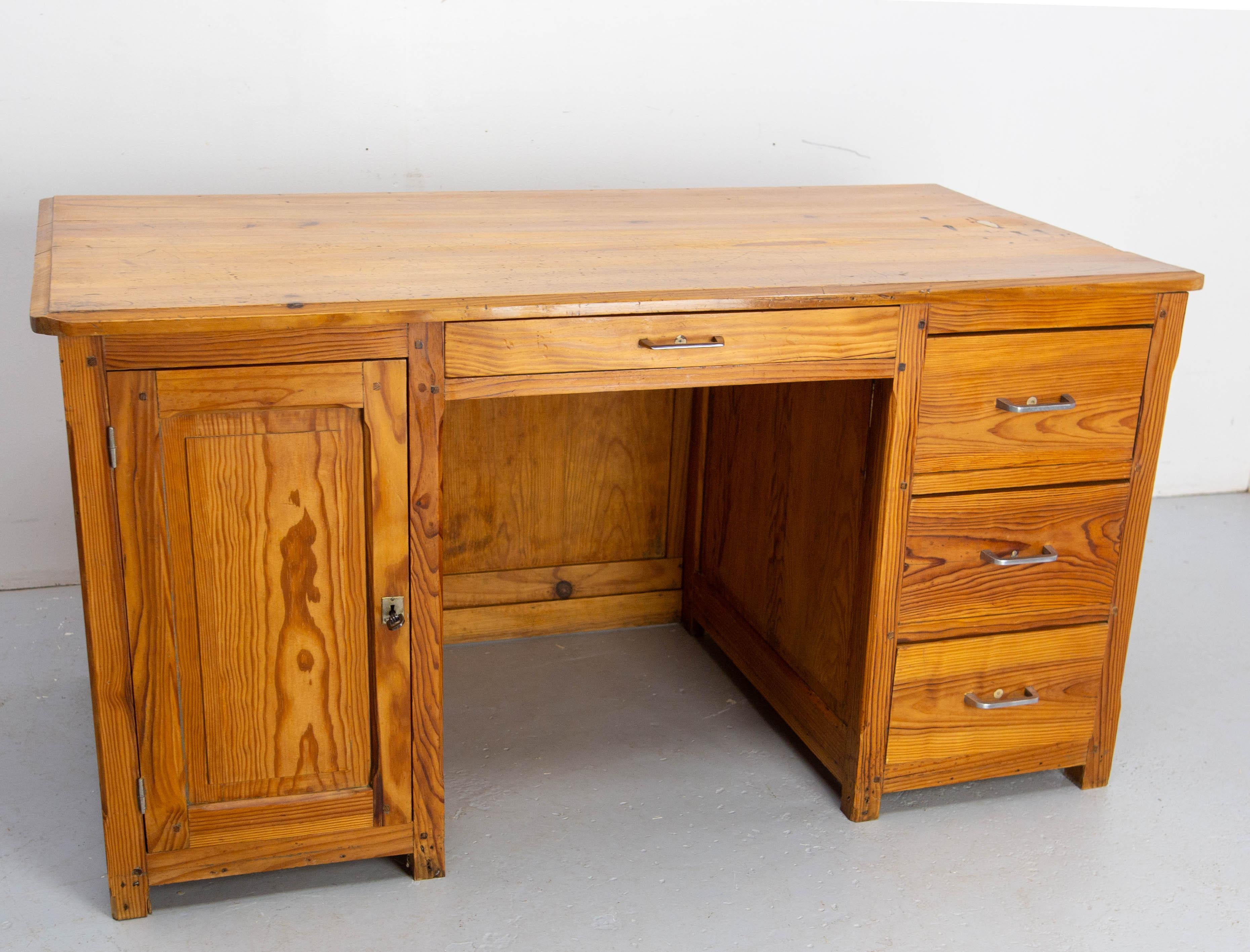Mid-Century Modern French Massive Pine Desk circa 1950 For Sale