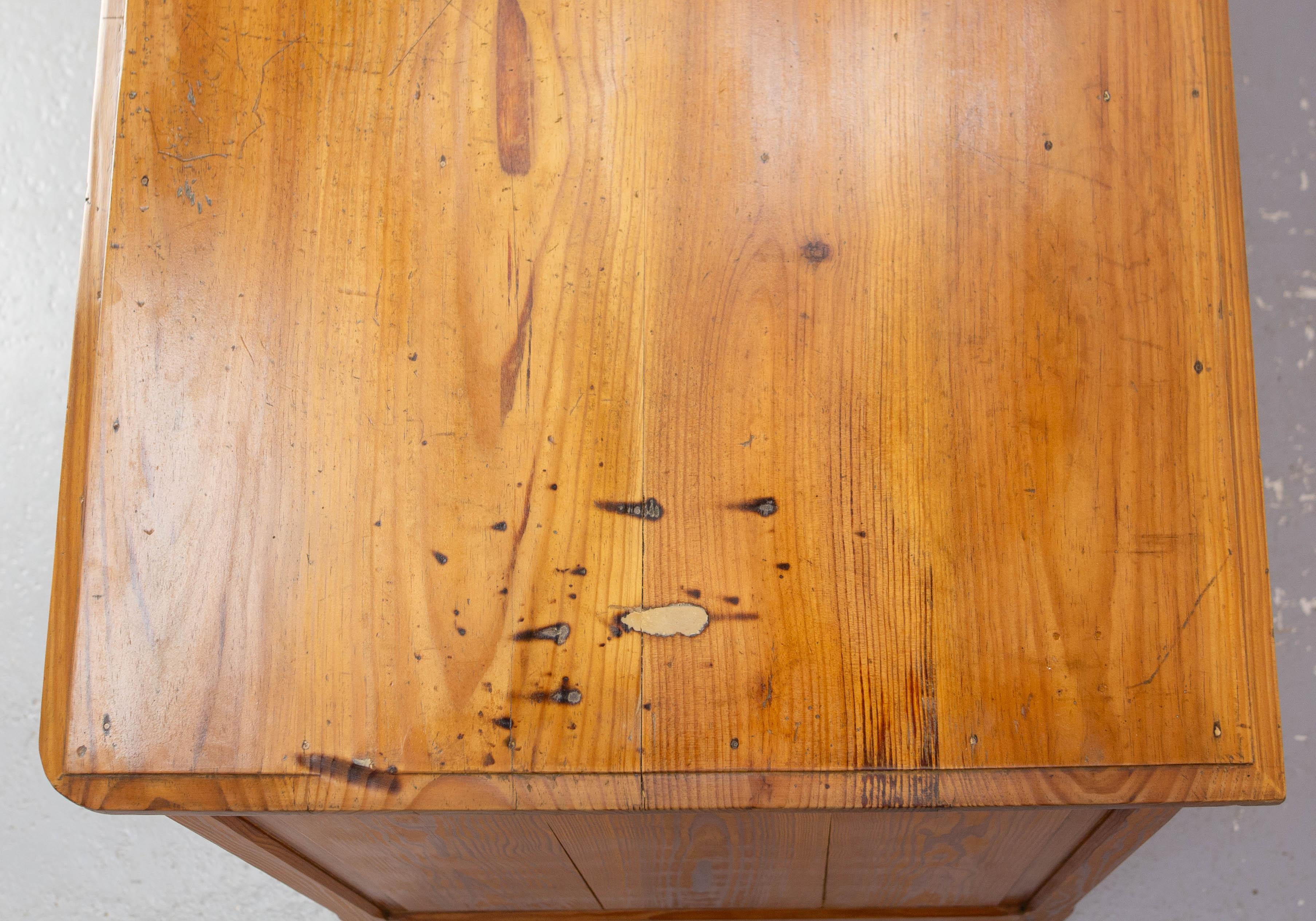 French Massive Pine Desk circa 1950 For Sale 1