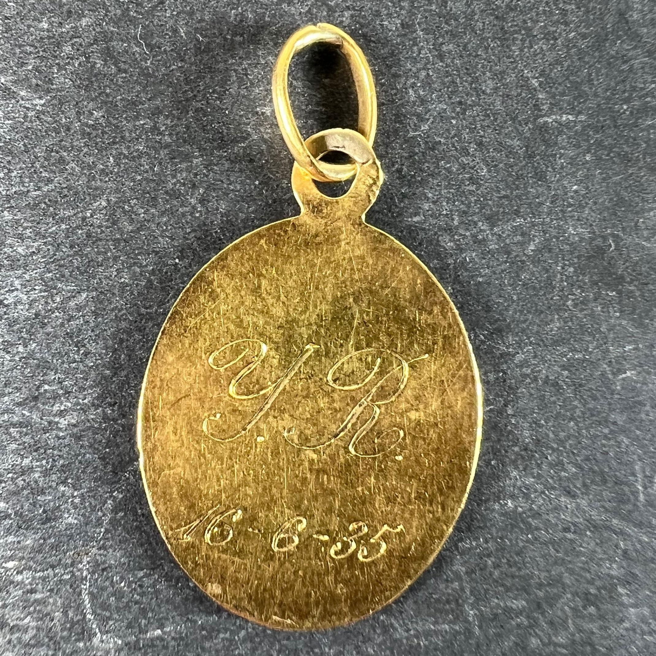 Colgante Medalla Ovalada de la Virgen María en Oro Amarillo de 18 quilates French Mazzoni en Bueno estado para la venta en London, GB