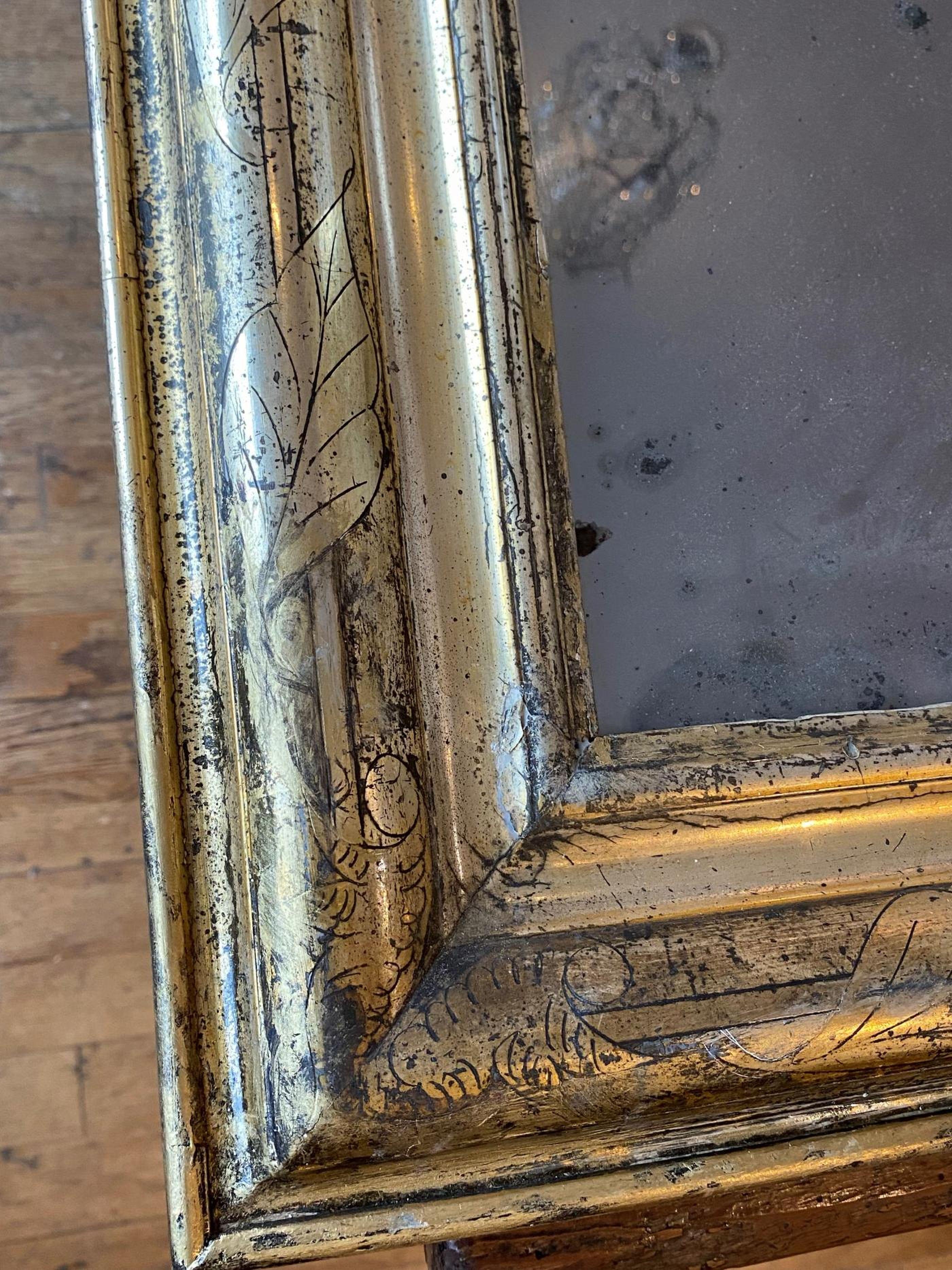 French Mecca Giltwood Mirror - Circa 1850 In Good Condition For Sale In Los Angeles, CA