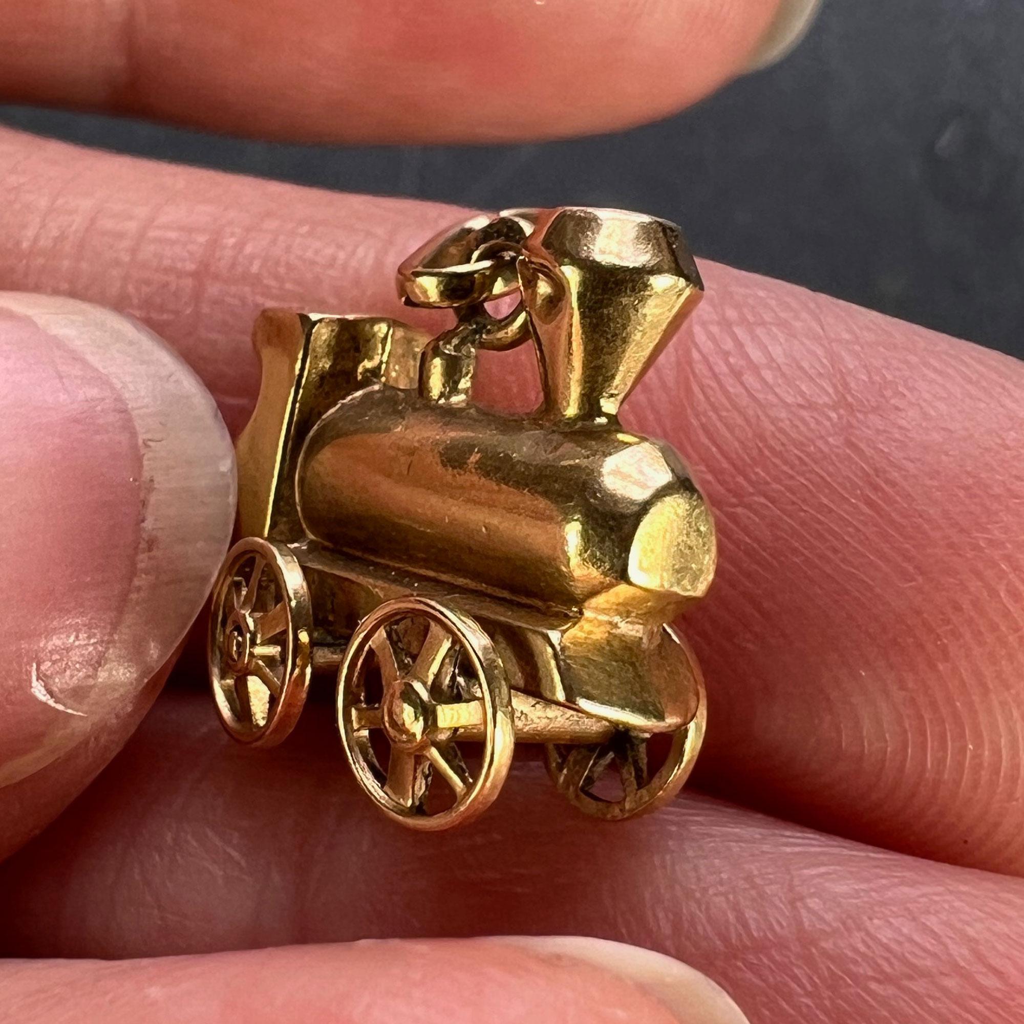 French Mechanical Steam Train Engine 18K Yellow Gold Charm Pendant For Sale 1
