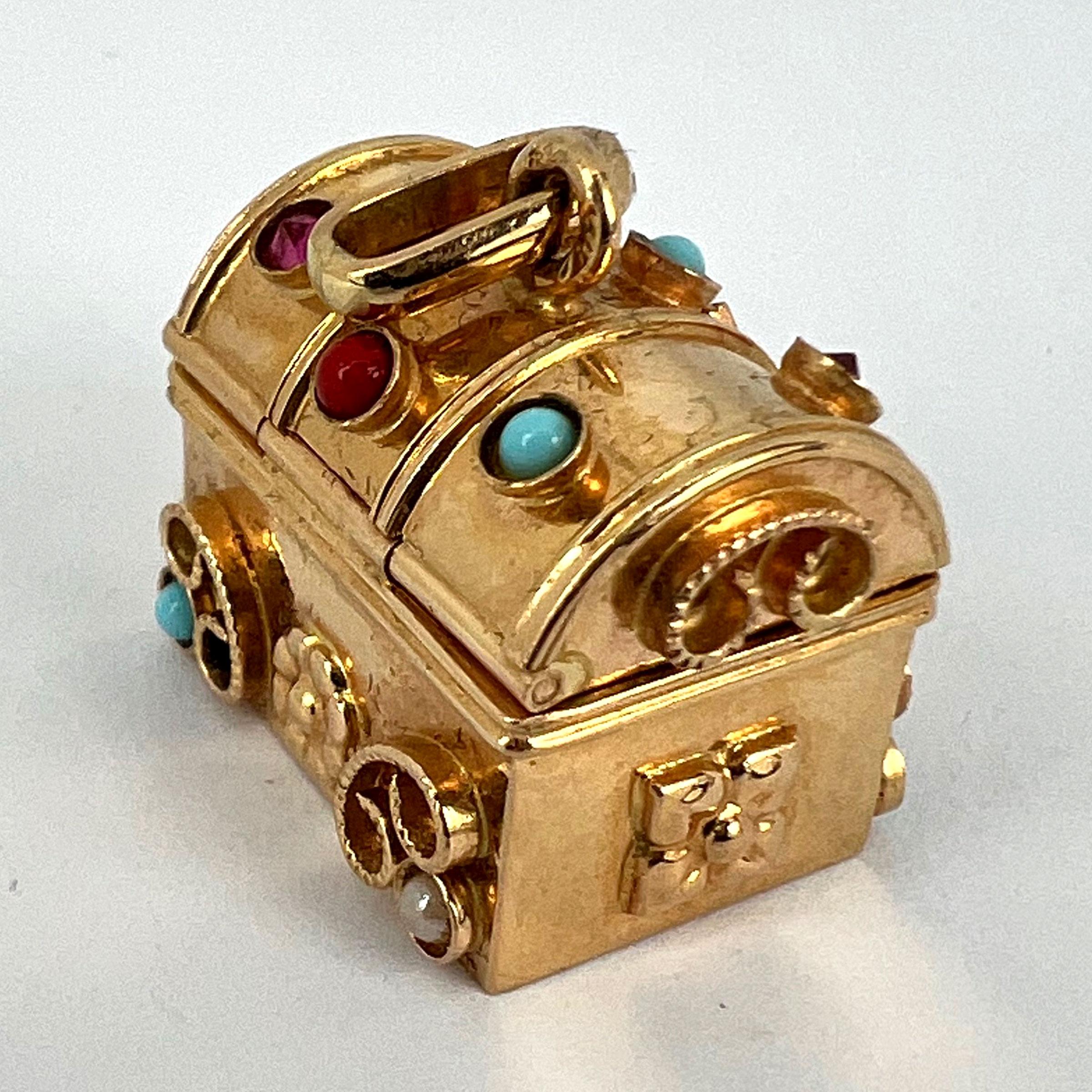 French Mechanical Treasure Chest 18K Yellow Gold Gem Set Charm Pendant For Sale 12