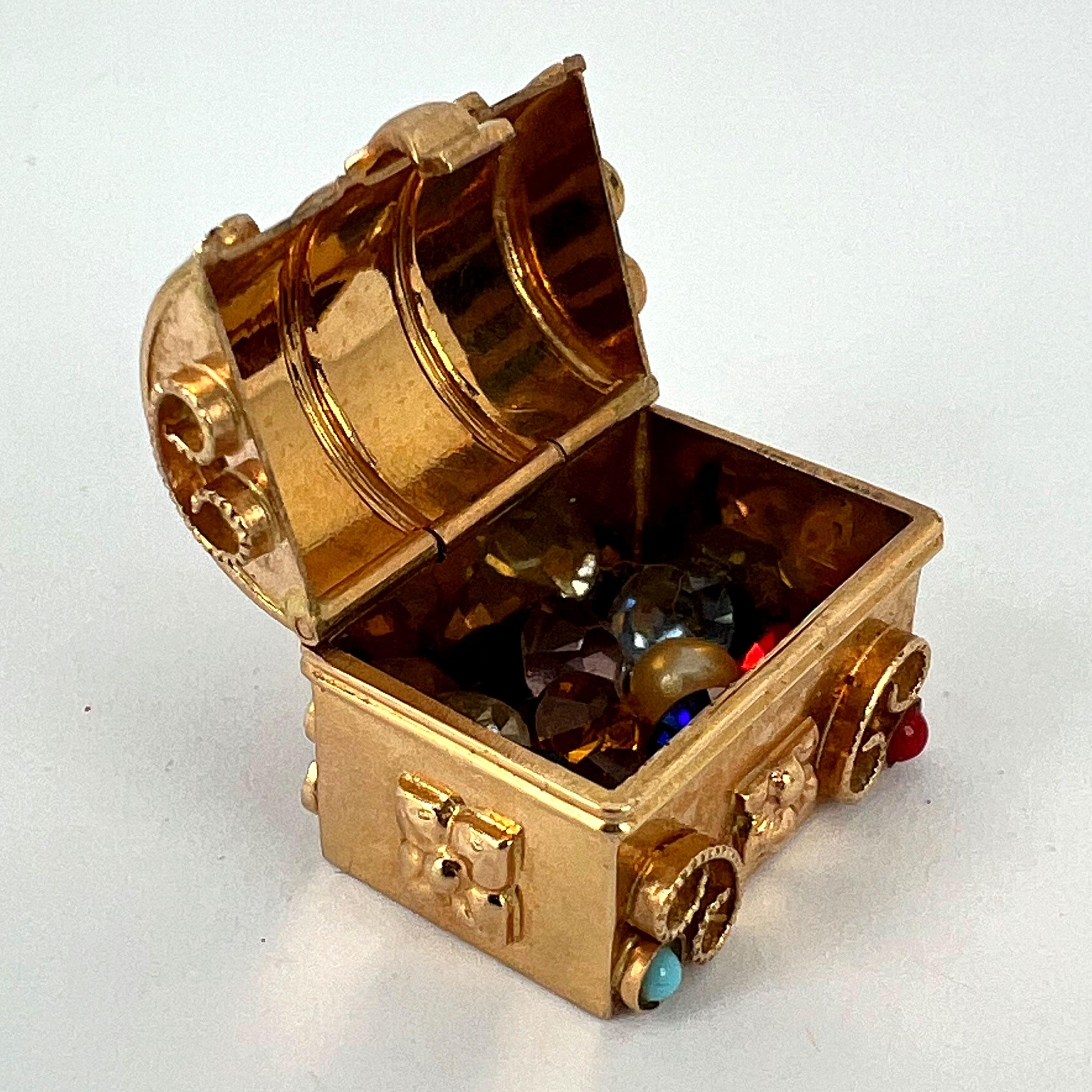 French Mechanical Treasure Chest 18K Yellow Gold Gem Set Charm Pendant For Sale 13