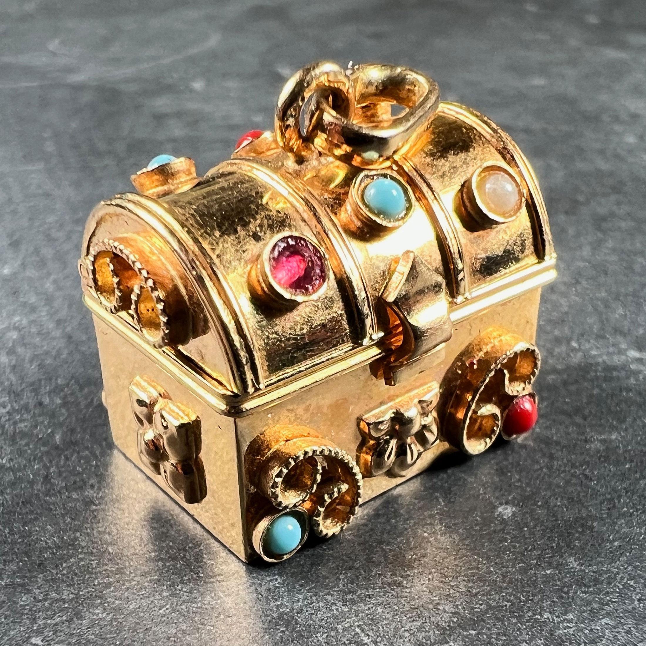 French Mechanical Treasure Chest 18K Yellow Gold Gem Set Charm Pendant In Good Condition For Sale In London, GB
