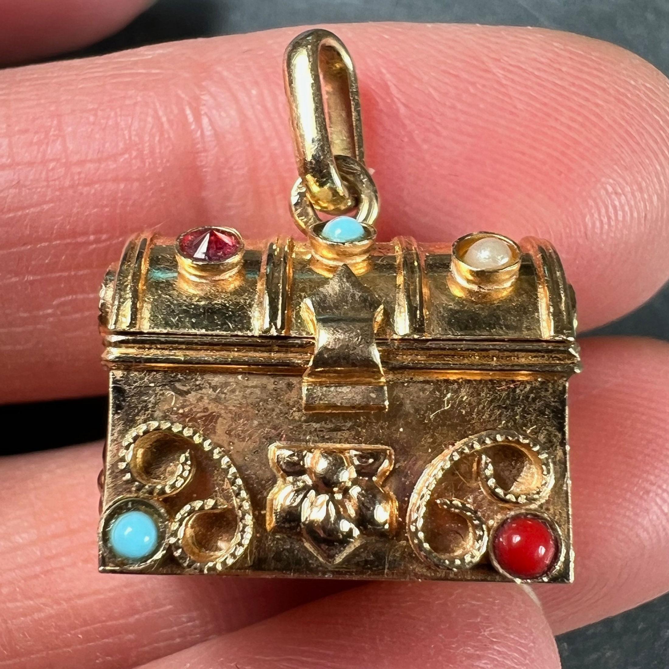 French Mechanical Treasure Chest 18K Yellow Gold Gem Set Charm Pendant For Sale 4