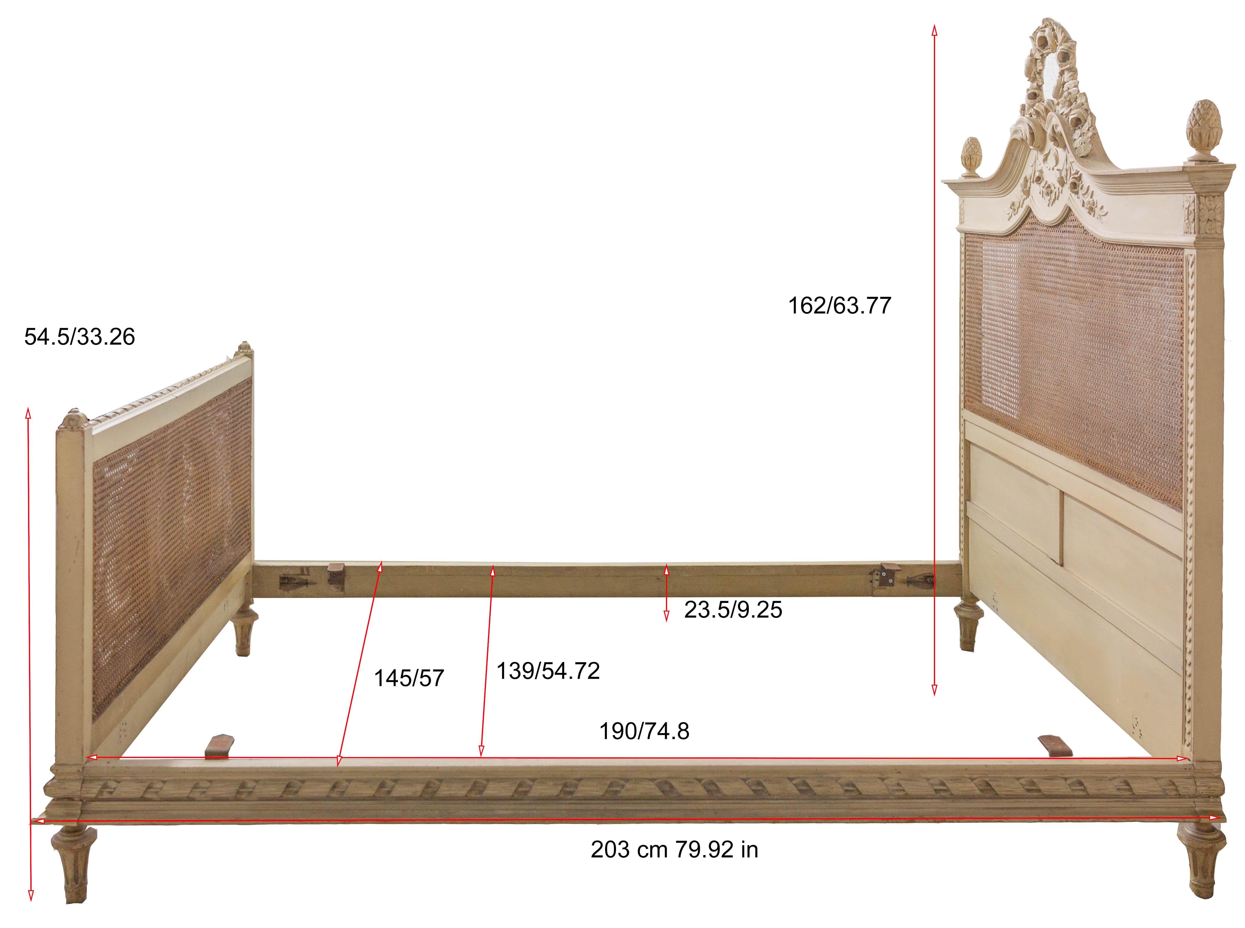 French Medallion Bed 19th Century Louis XVI Cane, Early 20th Century 10