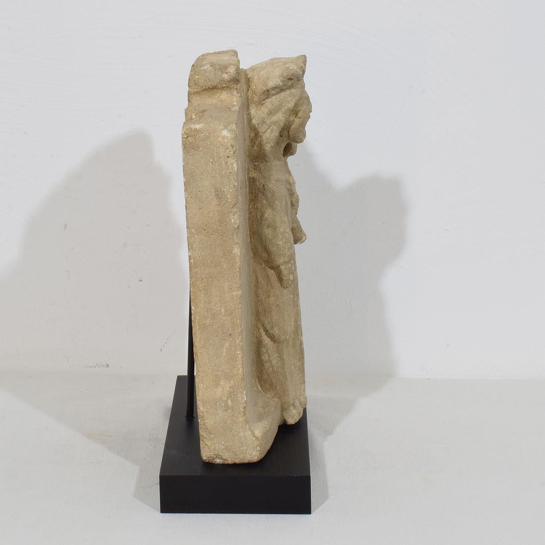 French Medieval Carved Stone Panel Depicting A Madonna With Child In Good Condition For Sale In Buisson, FR