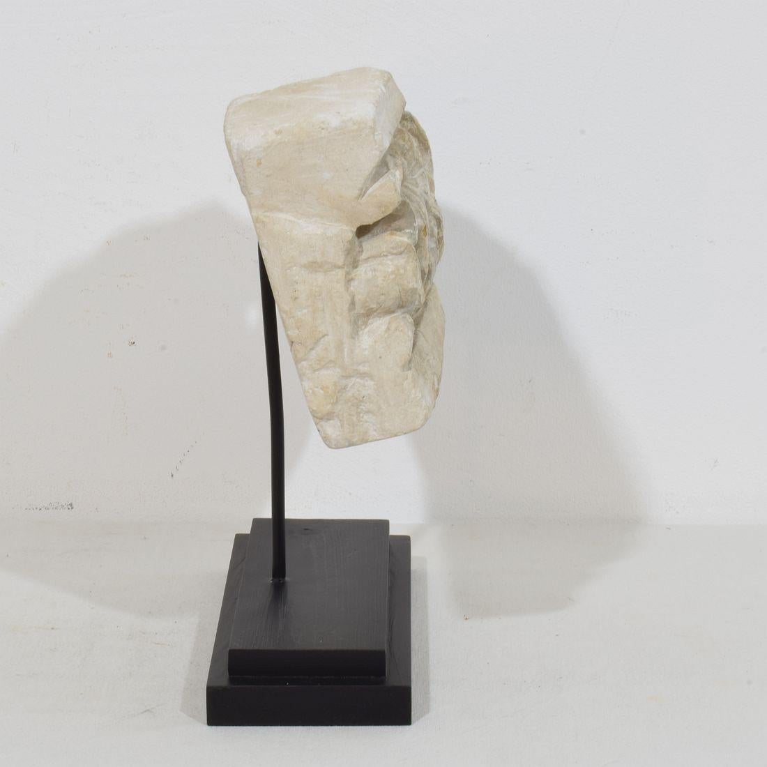 French Medieval Gothic Carved Stone Architectural Fragment In Good Condition In Buisson, FR