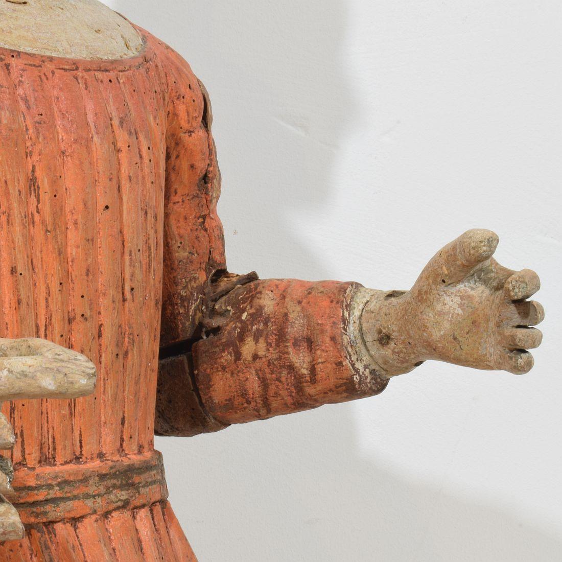 Madonna médiévale française en bois peint en vente 1