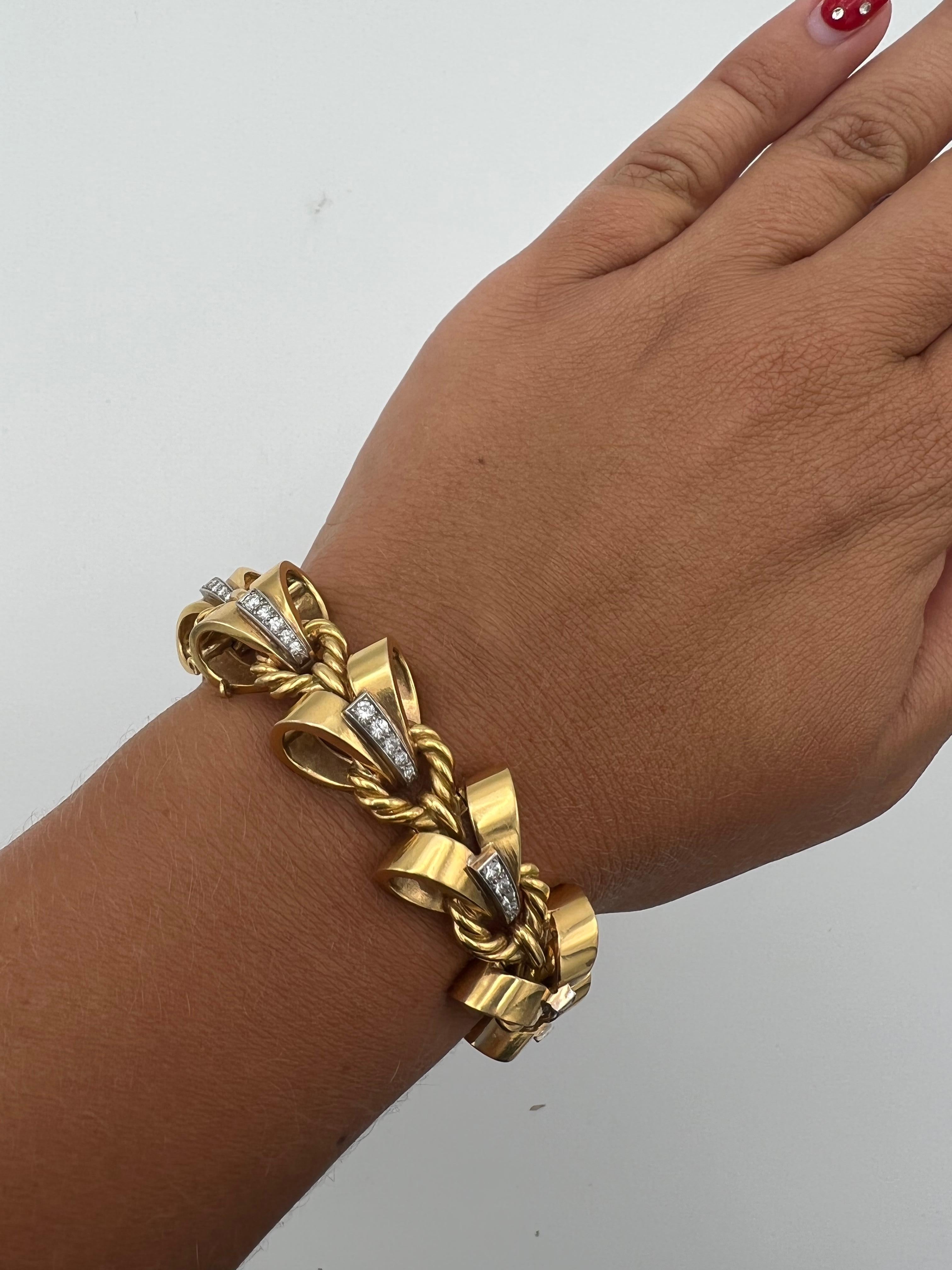 French Mellerio dis Meller Yellow Gold and Dimond Link Bracelet, Circa 1950’s For Sale 4