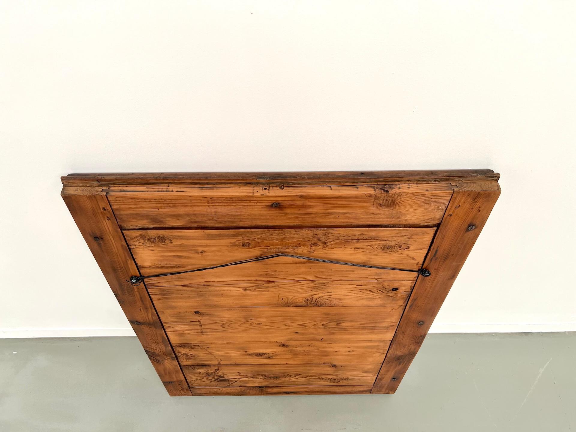 French mercury mirror in walnut, circa 1900 For Sale 9