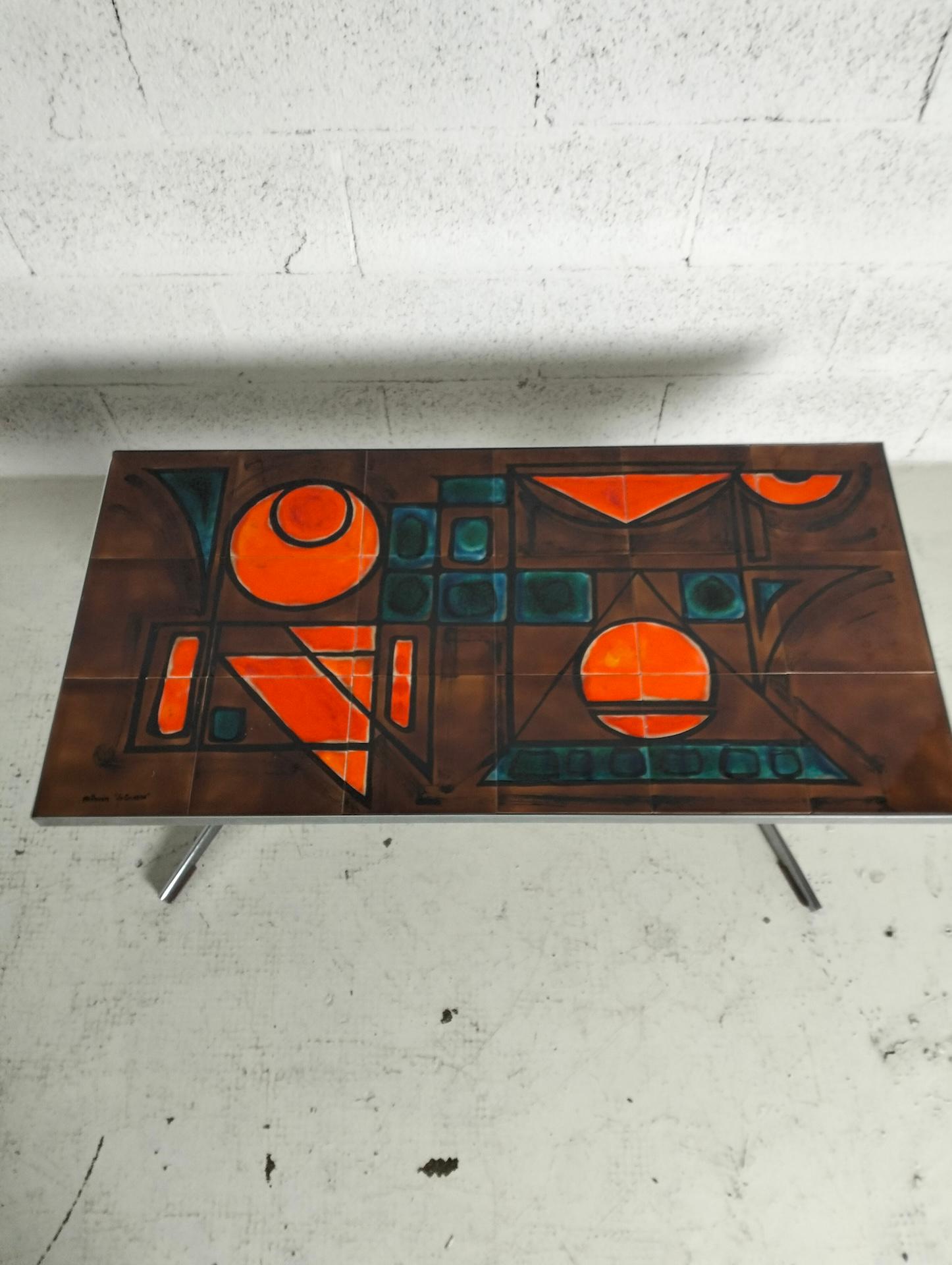 Französischer niedriger Tisch aus Metall und Keramik Vallauris, La Grange, 60er Jahre (Moderne der Mitte des Jahrhunderts) im Angebot