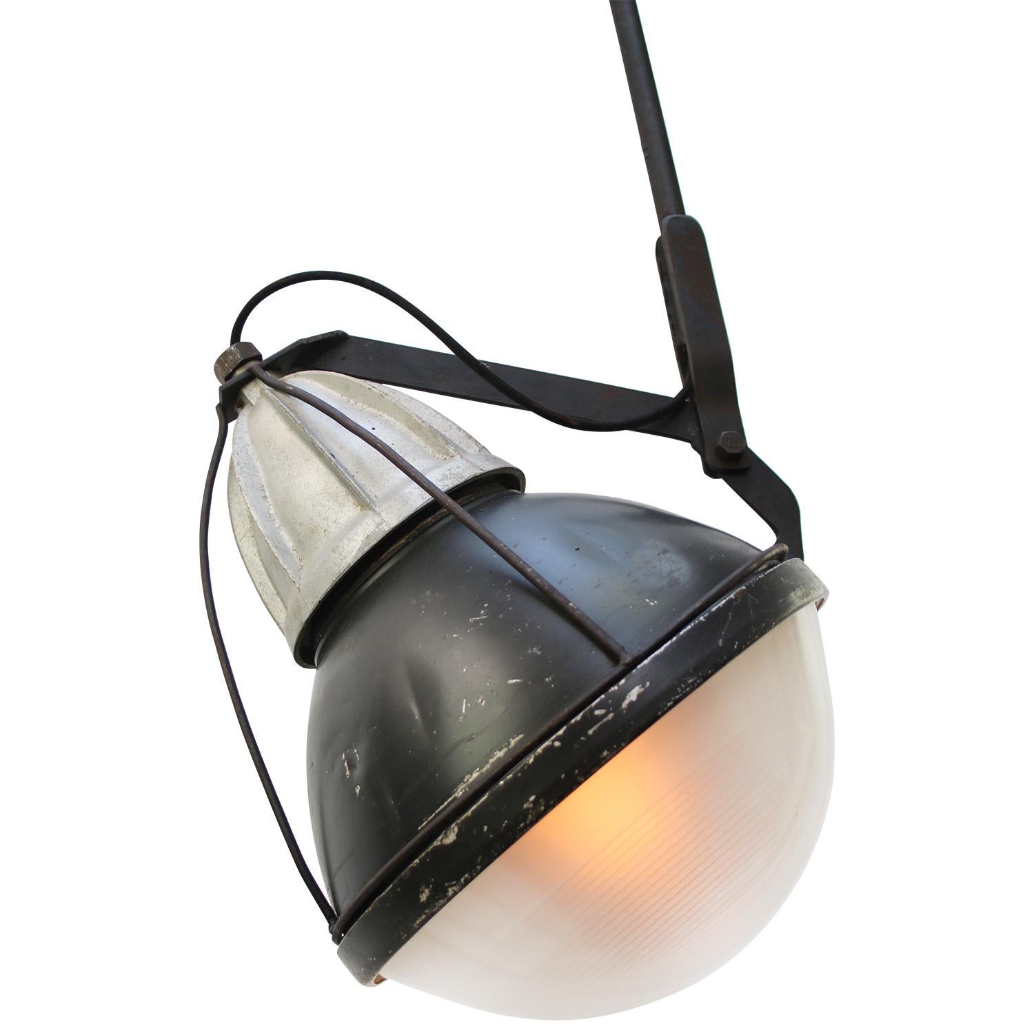 French vintage industrial street lamp
Grey metal with cast iron top
Striped frosted round glass

Shipped in parts, easy to assemble

Weight: 8.00 kg / 17.6 lb

Priced per individual item. All lamps have been made suitable by international standards