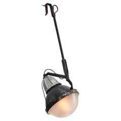 Lampadaire français en métal et verre dépoli
