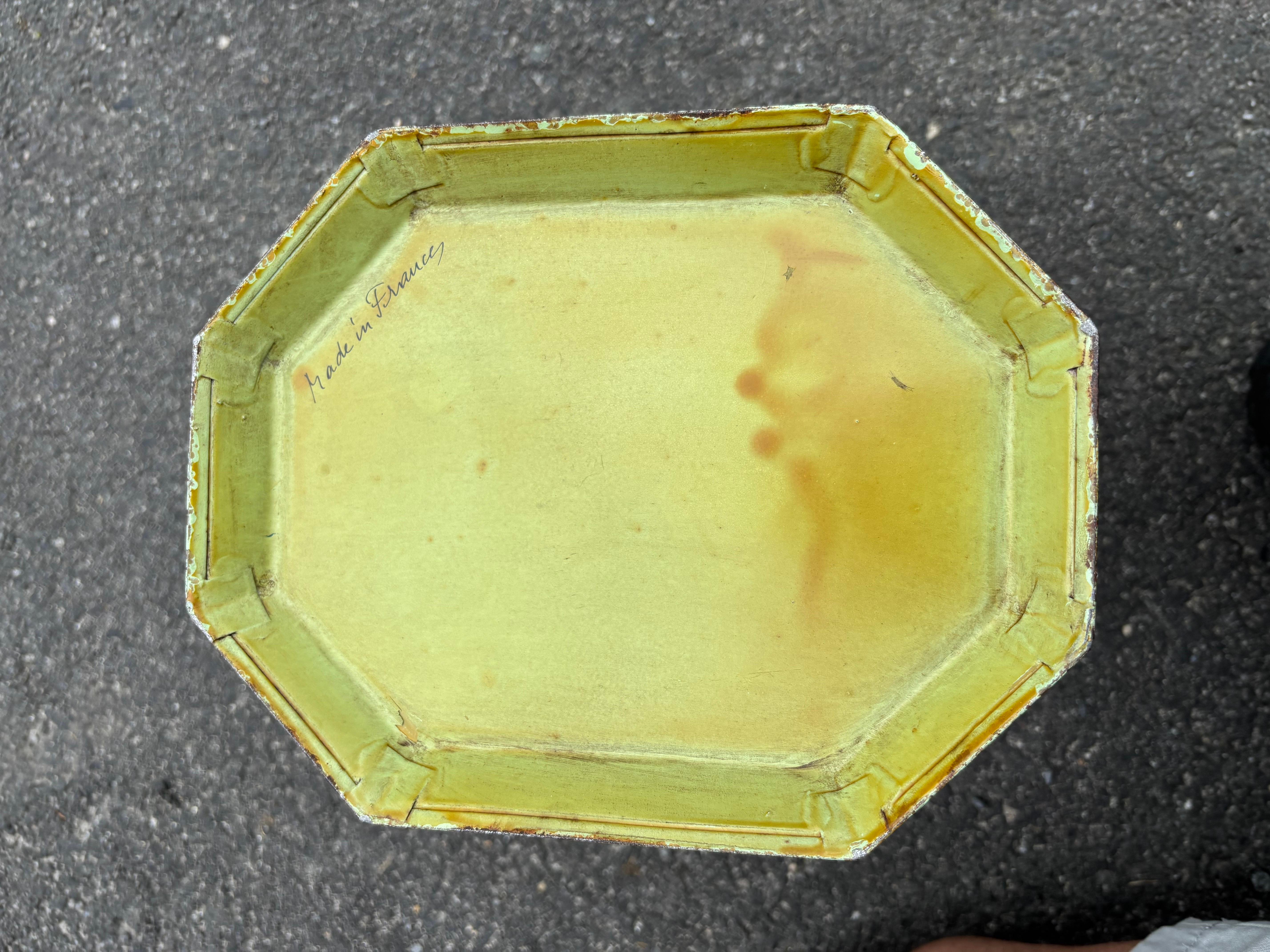 French Metal Hand-Painted Trash Can In Good Condition For Sale In Philadelphia, PA