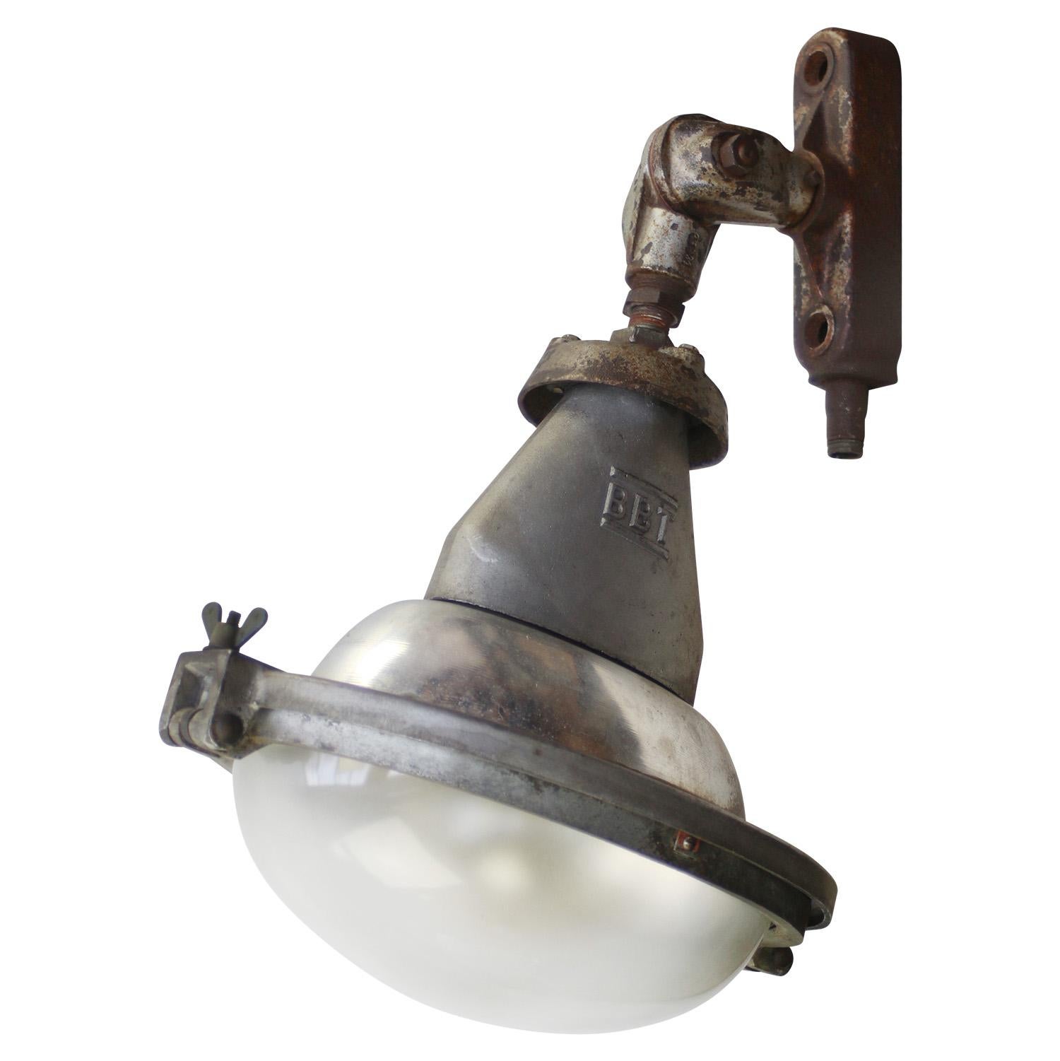French street wall light by BBT France
Cast iron arm with round oval frosted glass

Size wall plate : 20 × 5 cm / 7.8 × 1.9 inches

Weight: 6.40 kg / 14.1 lb

Priced per individual item. All lamps have been made suitable by international standards