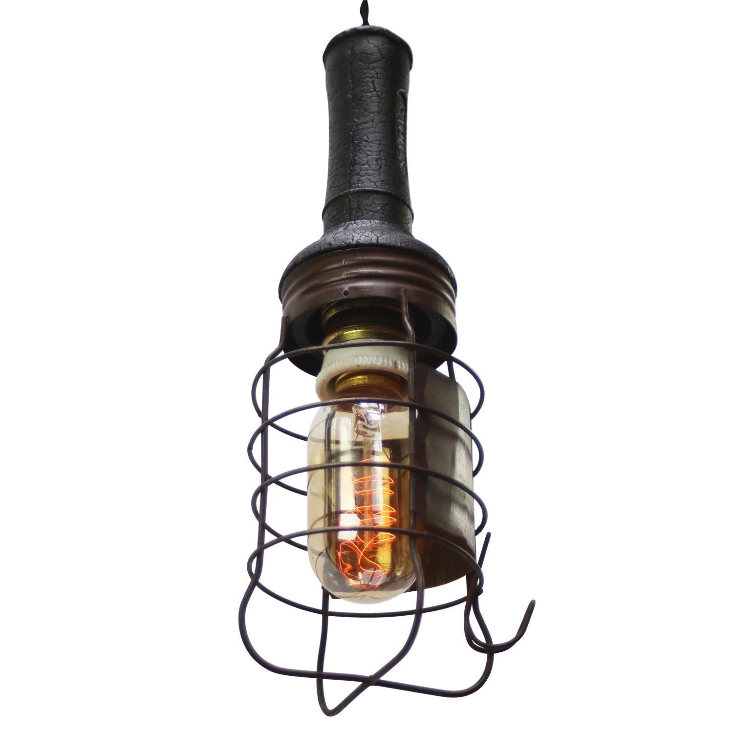 French Metal Vintage Industrial Rubber Work Light Pendant Lamp In Good Condition In Amsterdam, NL