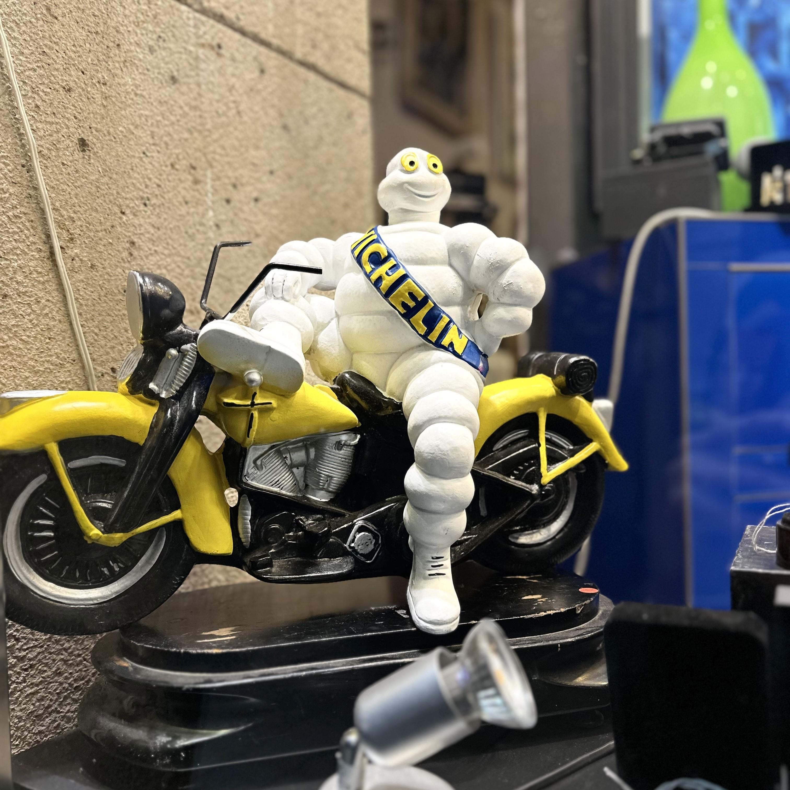 muñeco michelin mujer