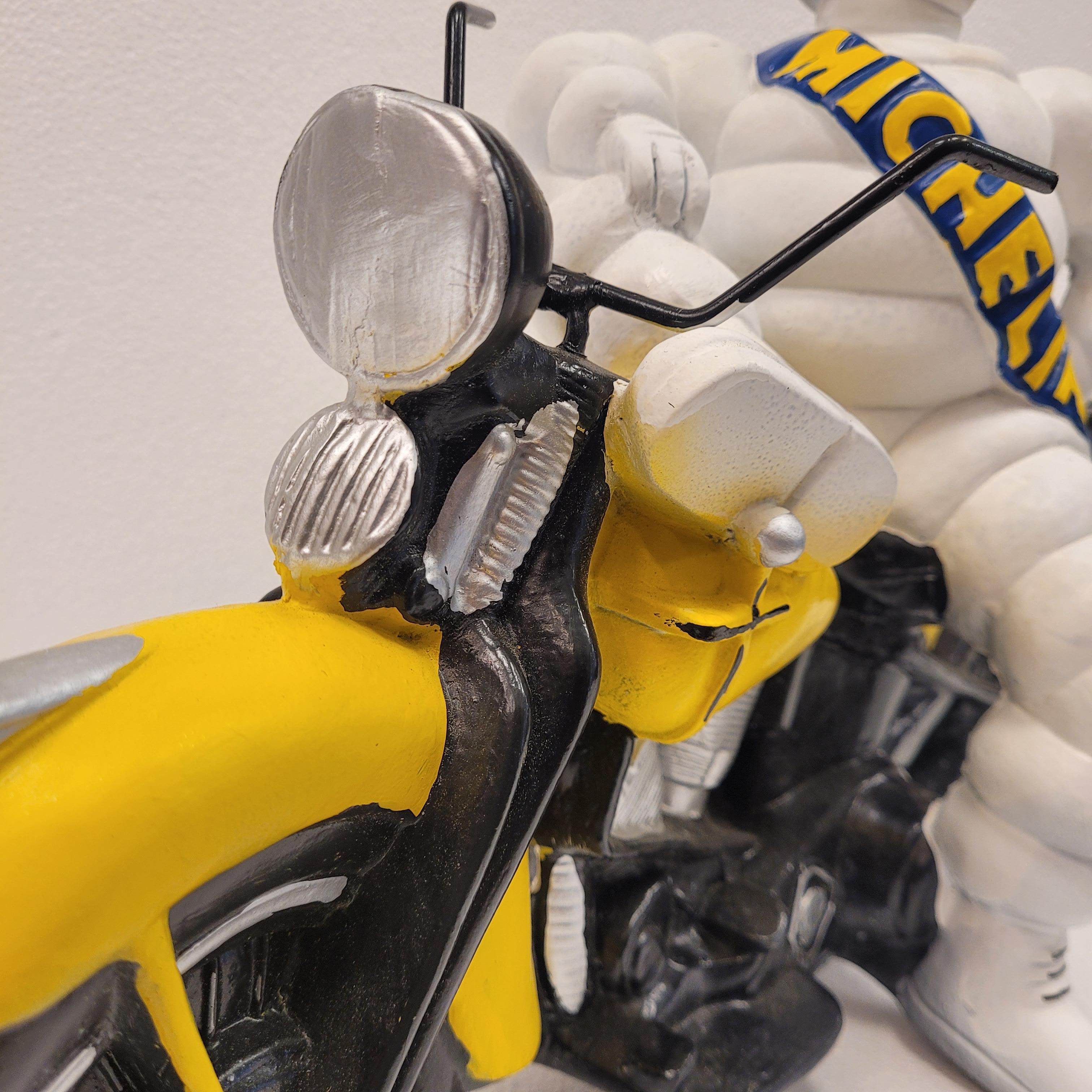 Femenino o masculino Muñeco Michelin francés con moto Marius Rossillon  resina
