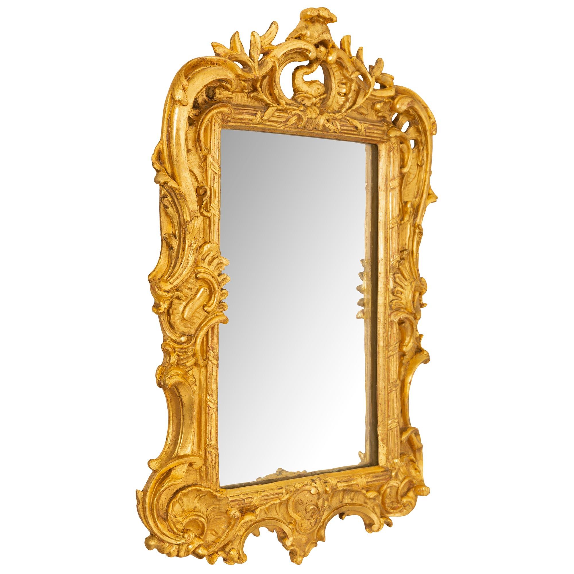 French Mid 18th Century Louis XV Period Giltwood Mirror In Good Condition For Sale In West Palm Beach, FL
