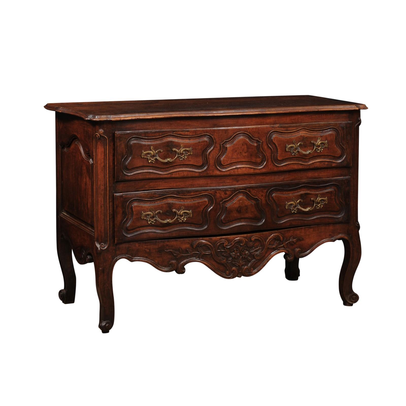  French Mid 18th Century Louis XV Walnut Commode with 2 Drawers In Good Condition For Sale In Atlanta, GA