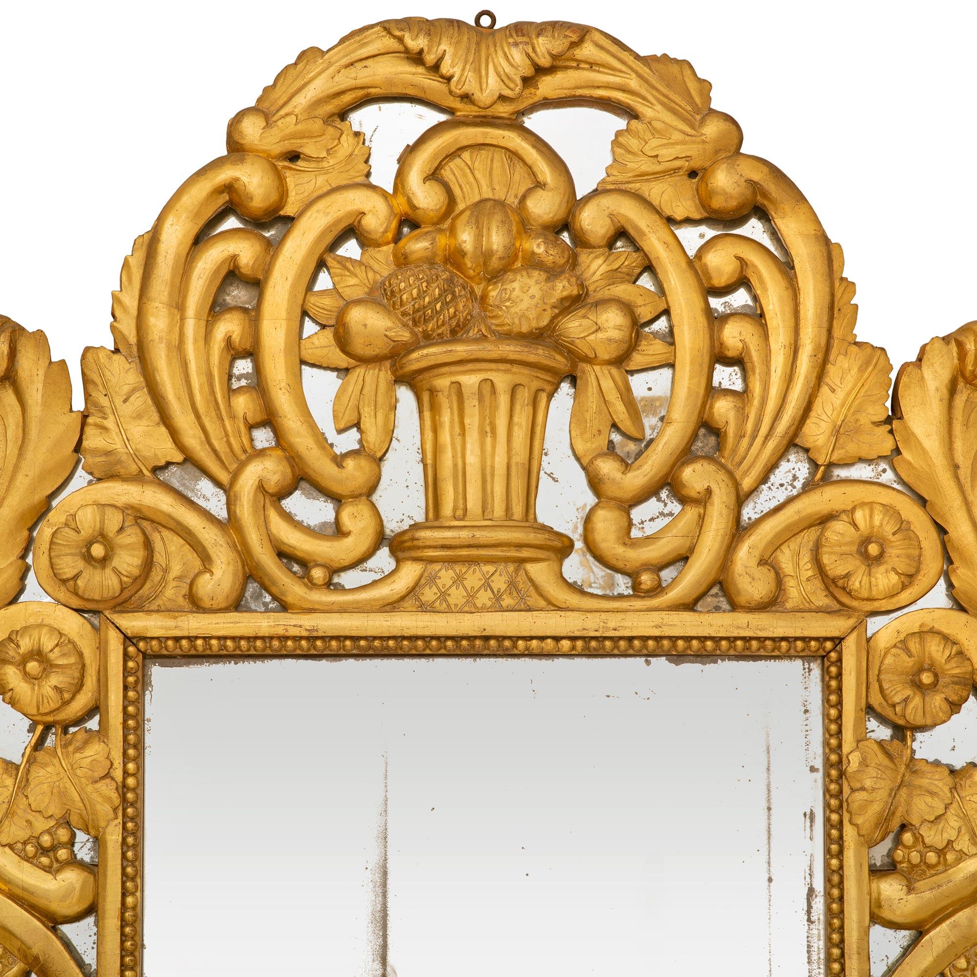 French Mid-18th Century Provincial Giltwood Mirror In Good Condition For Sale In West Palm Beach, FL