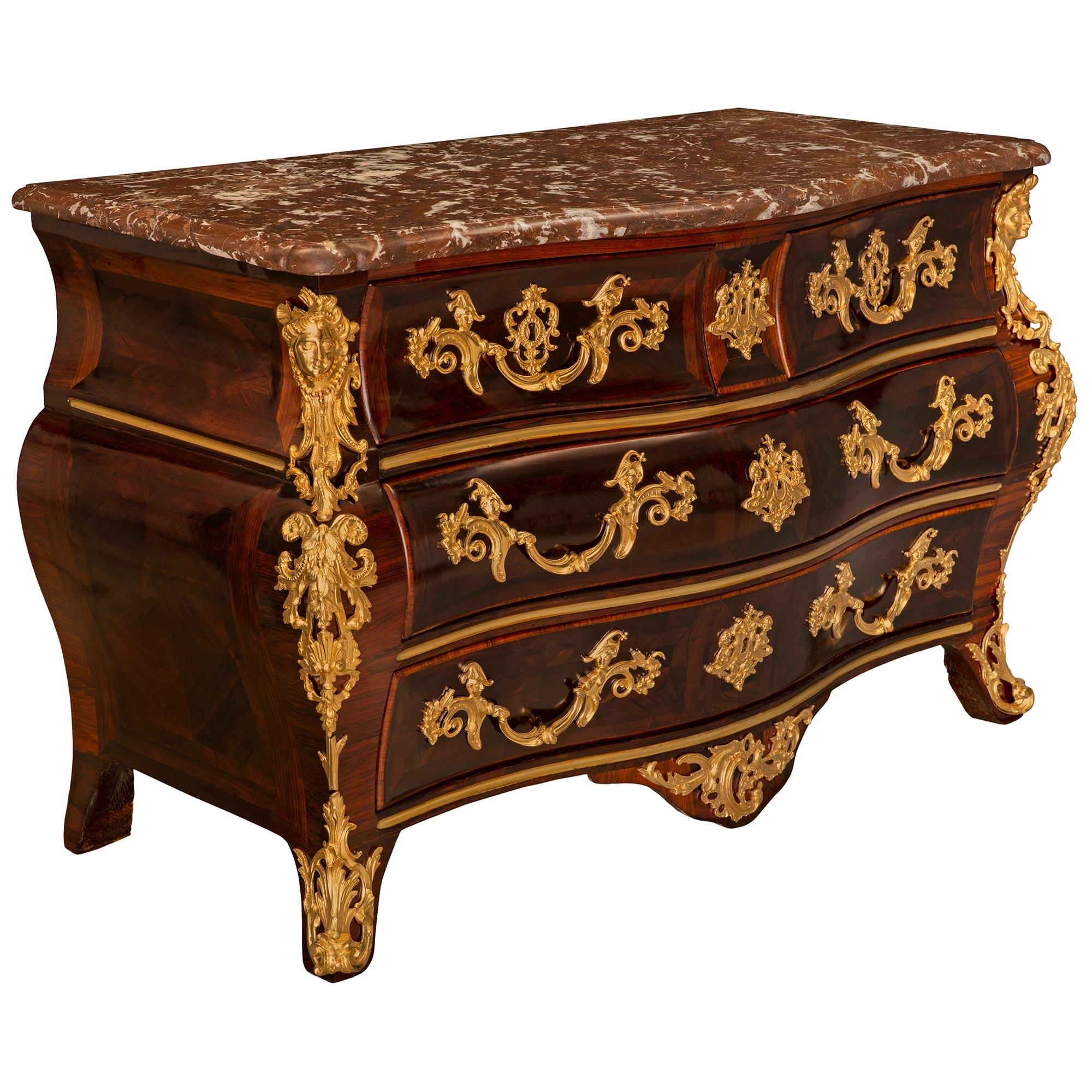 French Mid-18th Century Régence Period Rosewood, Ormolu and Marble Commode In Good Condition For Sale In West Palm Beach, FL