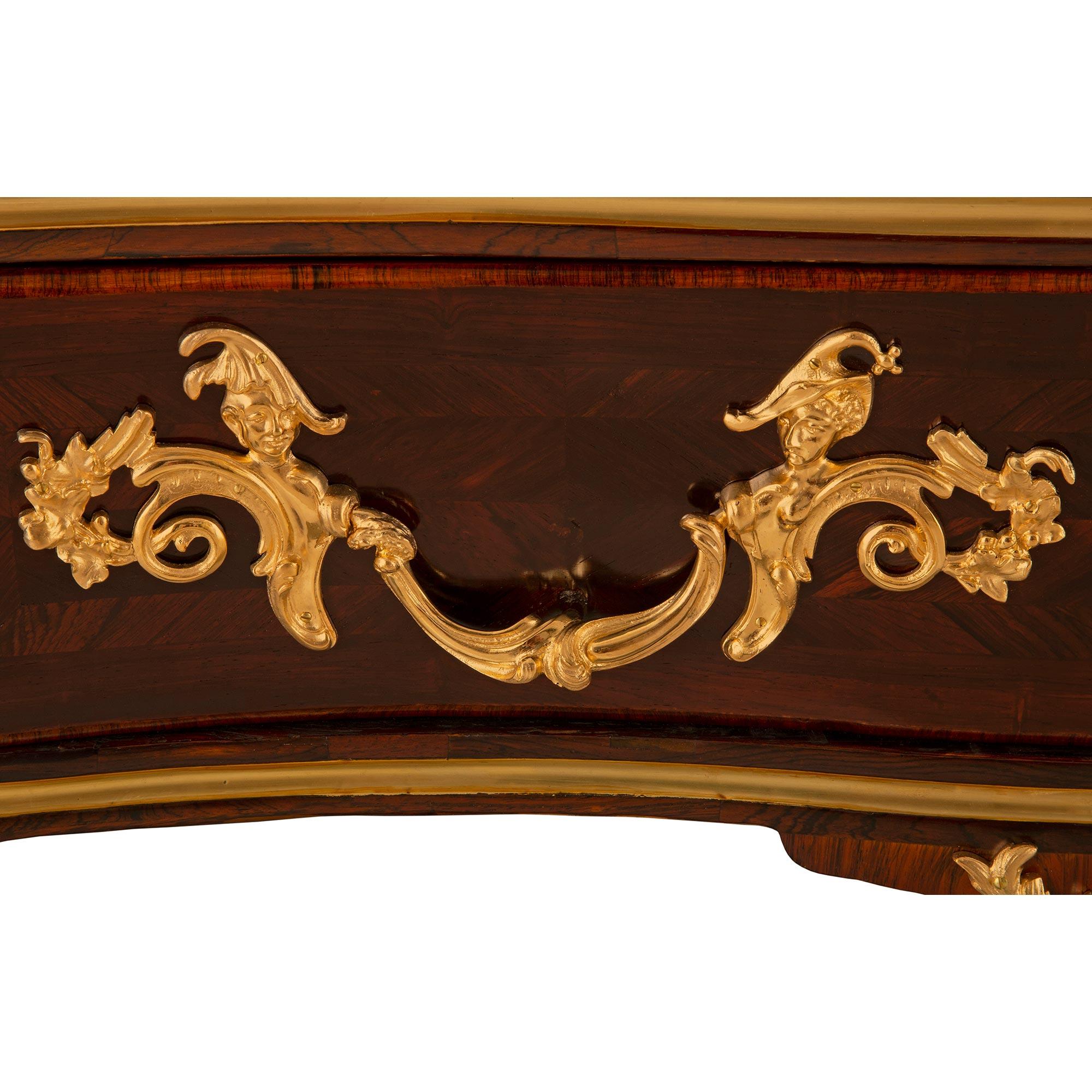French Mid-18th Century Régence Period Rosewood, Ormolu and Marble Commode For Sale 5