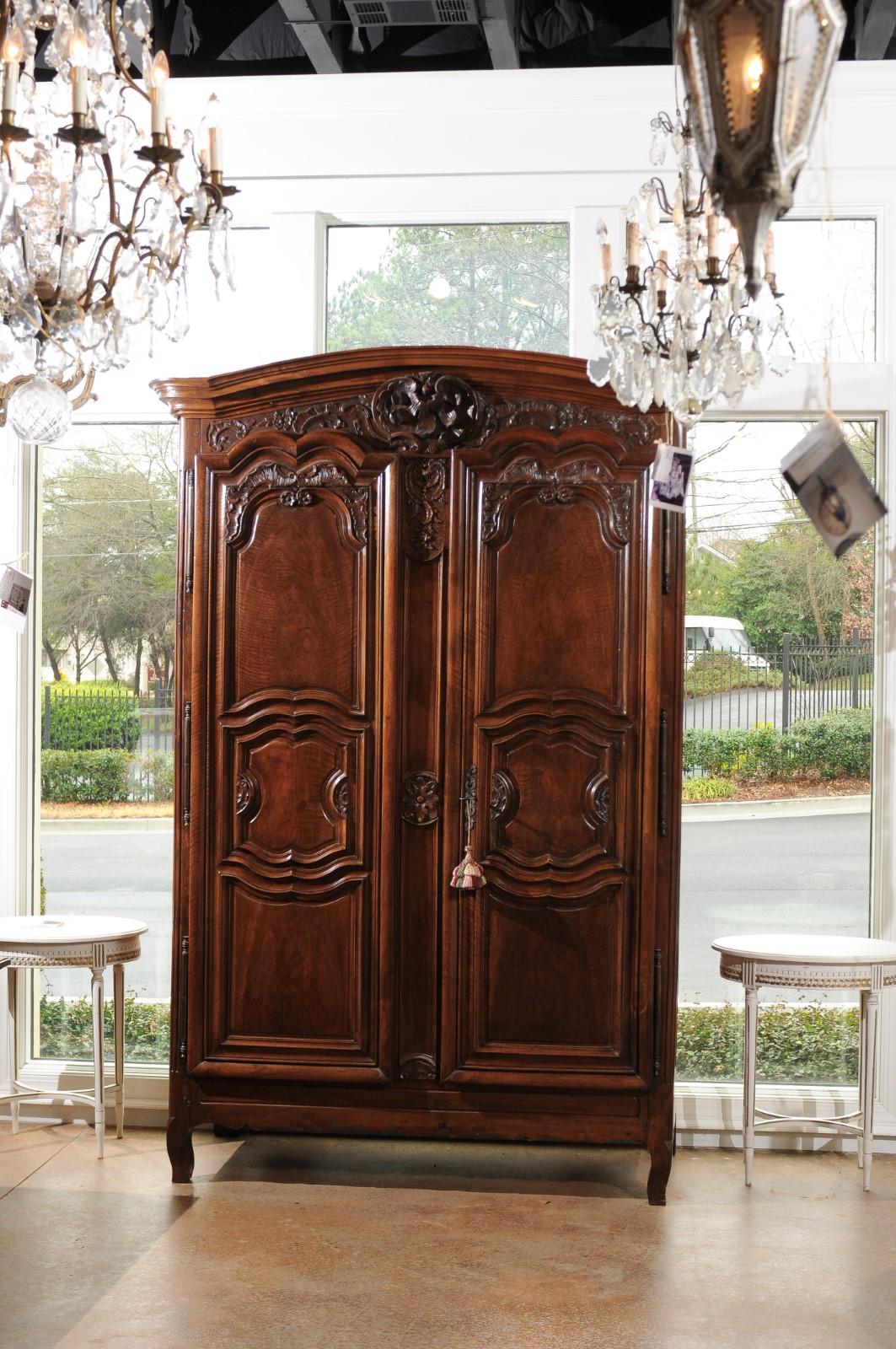 French Mid-18th Century Walnut Louis XV Lyonnaise Armoire with Carved Shell 1