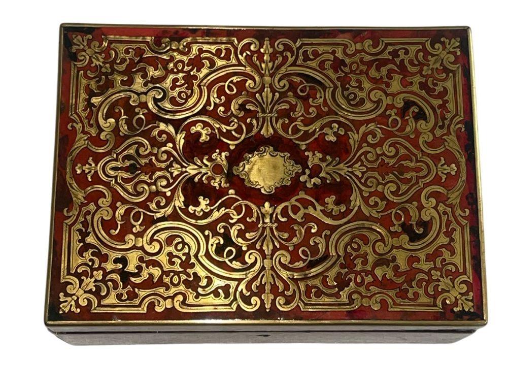 Französisch Mitte des 19. Jahrhunderts Boulle Schmuckkästchen mit Spiegel und Parfümflasche. im Zustand „Gut“ im Angebot in Los Angeles, CA