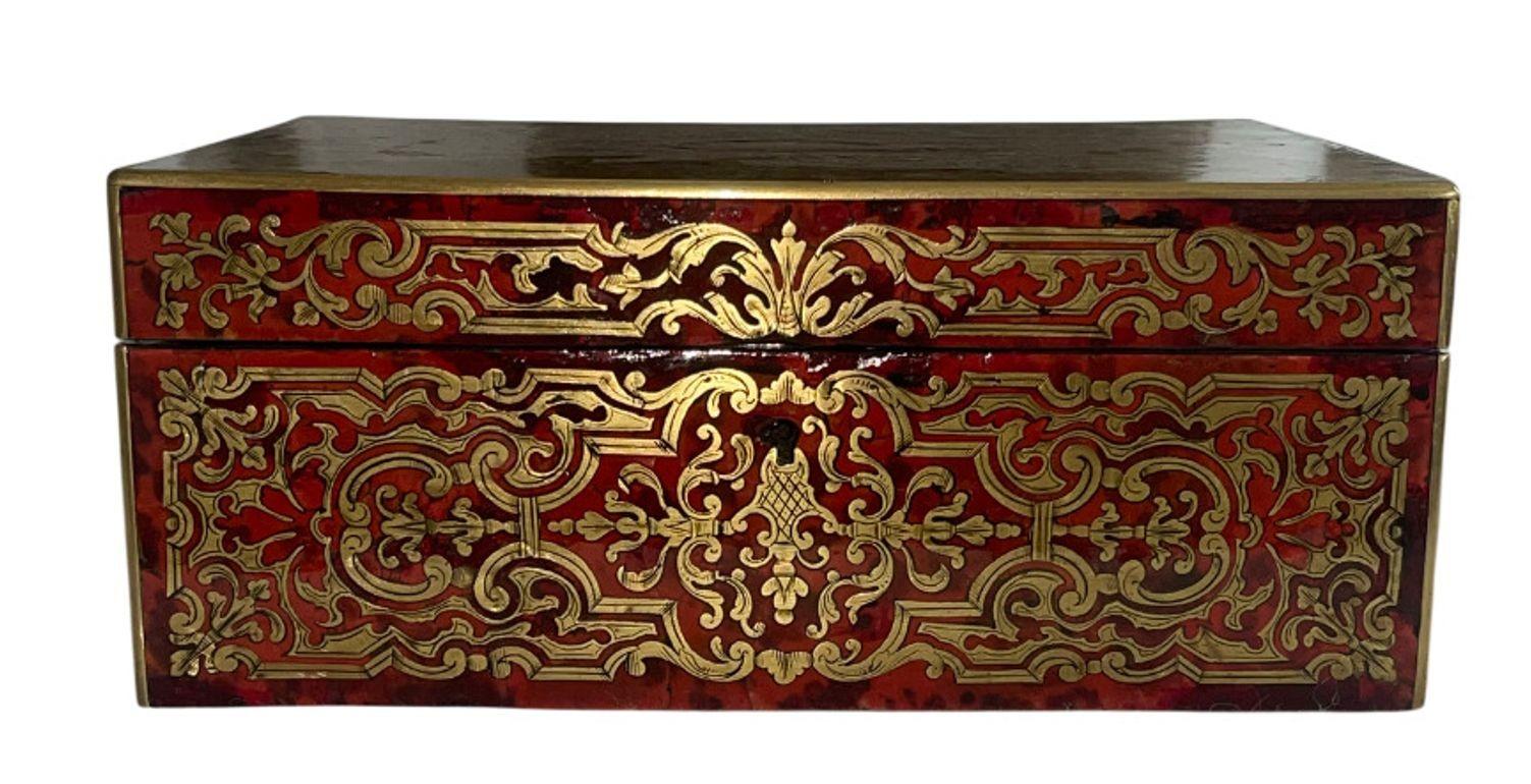 Französisch Mitte des 19. Jahrhunderts Boulle Schmuckkästchen mit Spiegel und Parfümflasche. im Angebot 1