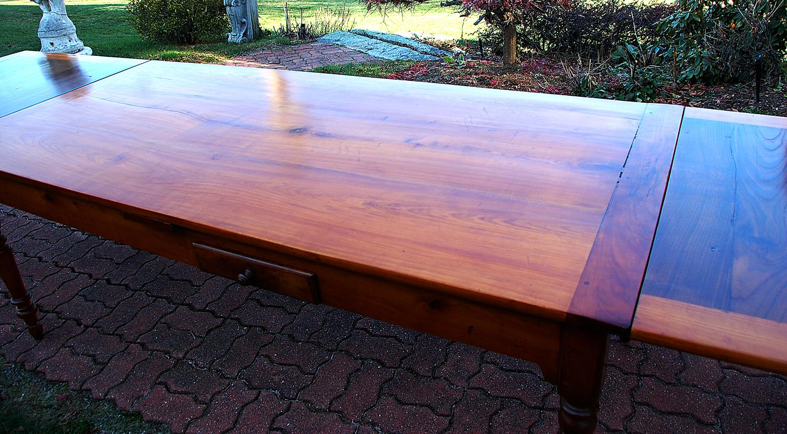 French Mid-19th Century Cherry & Chestnut Farmhouse Extending Table Turned Legs 2