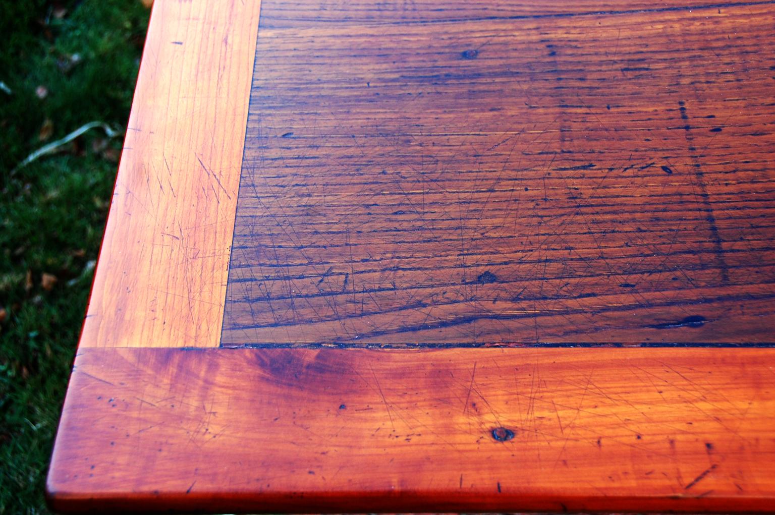 French Mid-19th Century Cherry & Chestnut Farmhouse Extending Table Turned Legs 3
