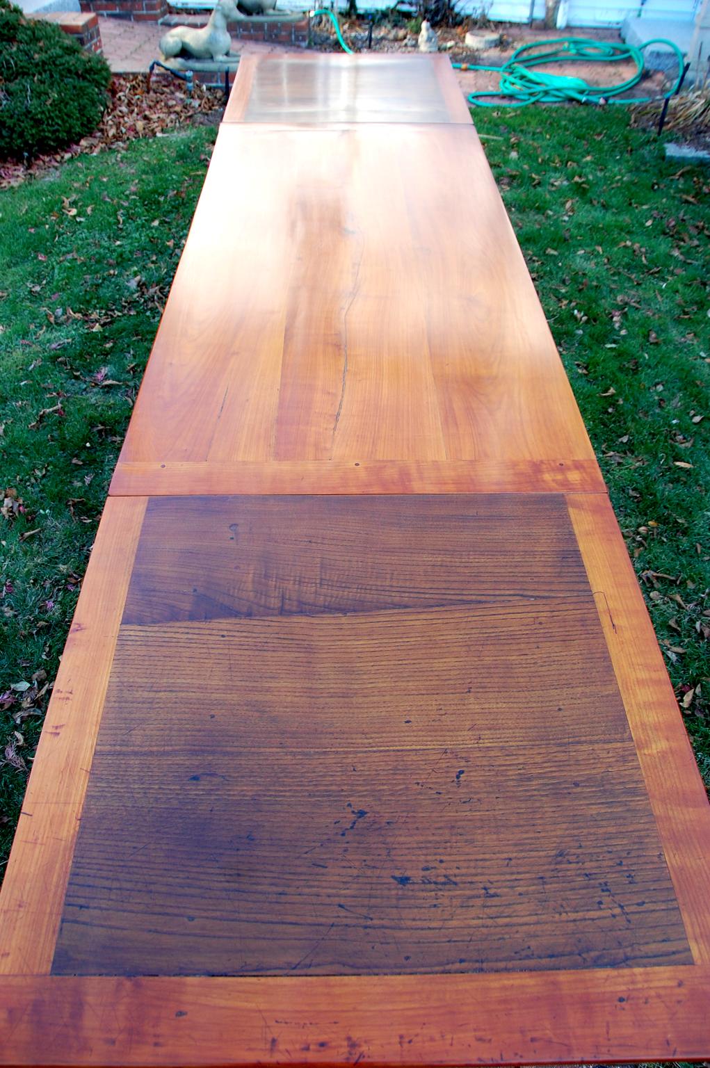 French Mid-19th Century Cherry & Chestnut Farmhouse Extending Table Turned Legs 5