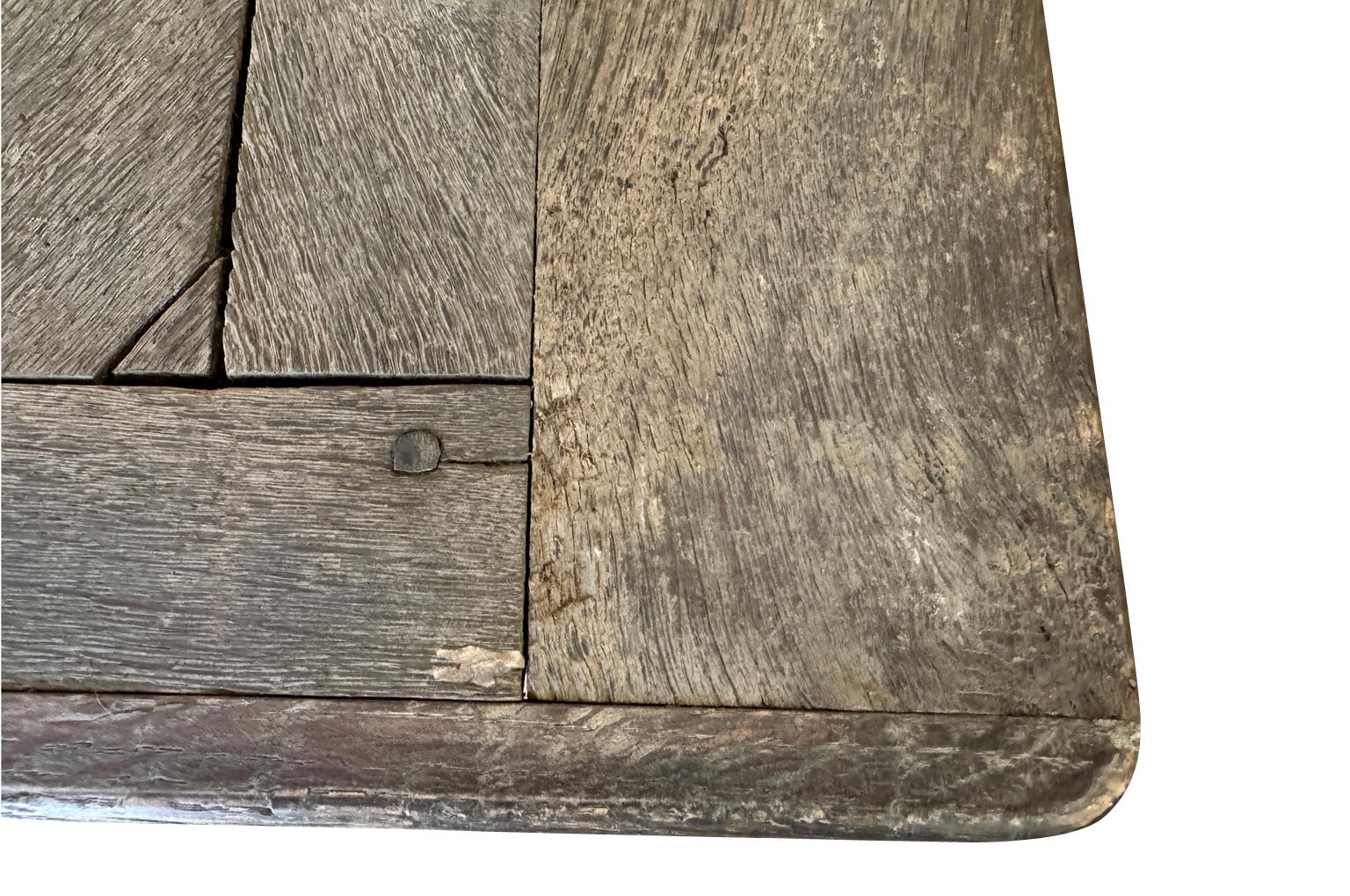 Table de salle à manger française du milieu du XIXe siècle en vente 12